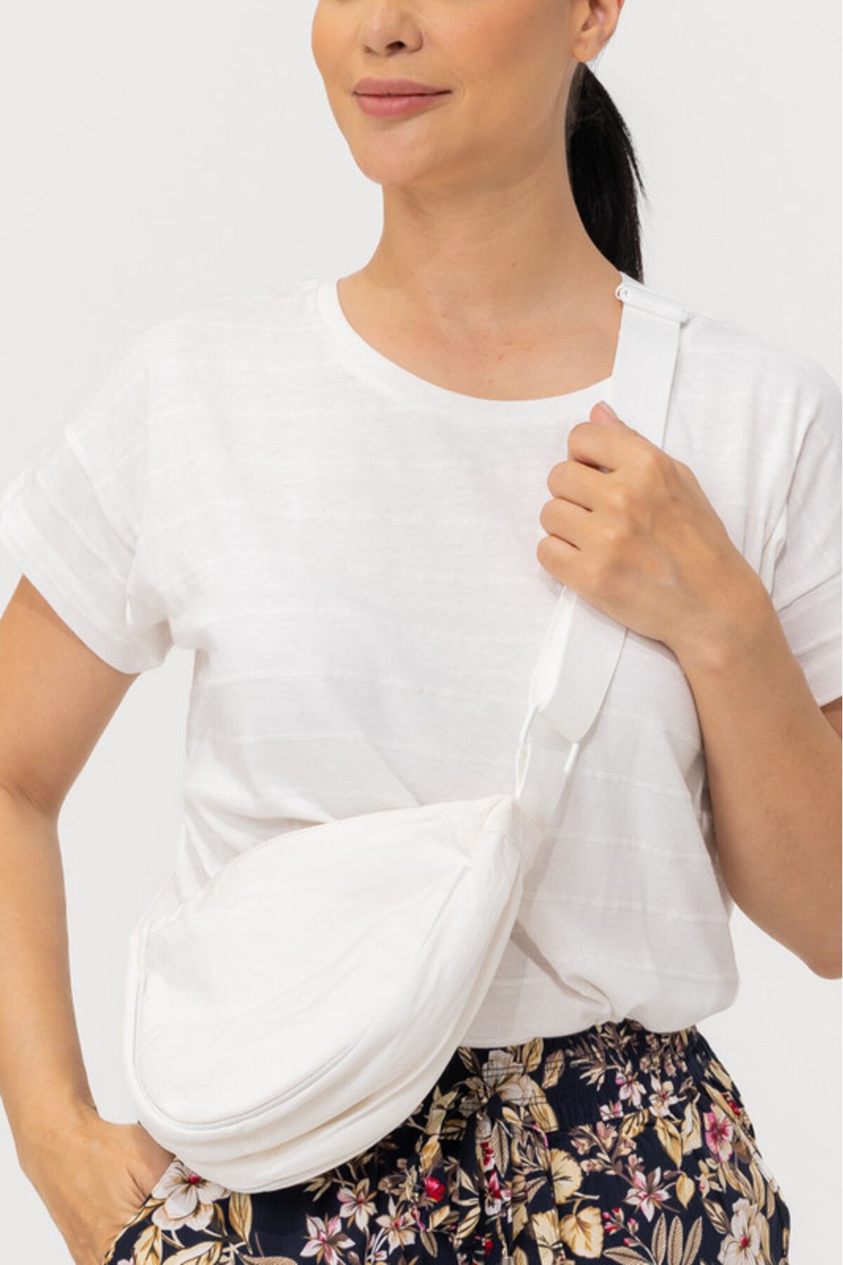 Hailys-Minimalist Crossbody Bag - White 2