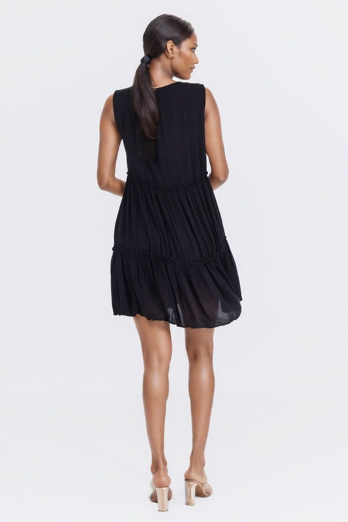 Zabaione-Black Sleeveless Dress 3