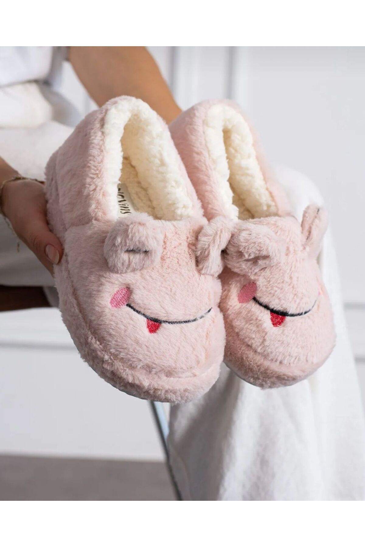 Genel Markalar Kışlık Kadın Ev Ayakkabısı | Kurbağa Figürlü Nakışlı | Kaydırmaz Taban