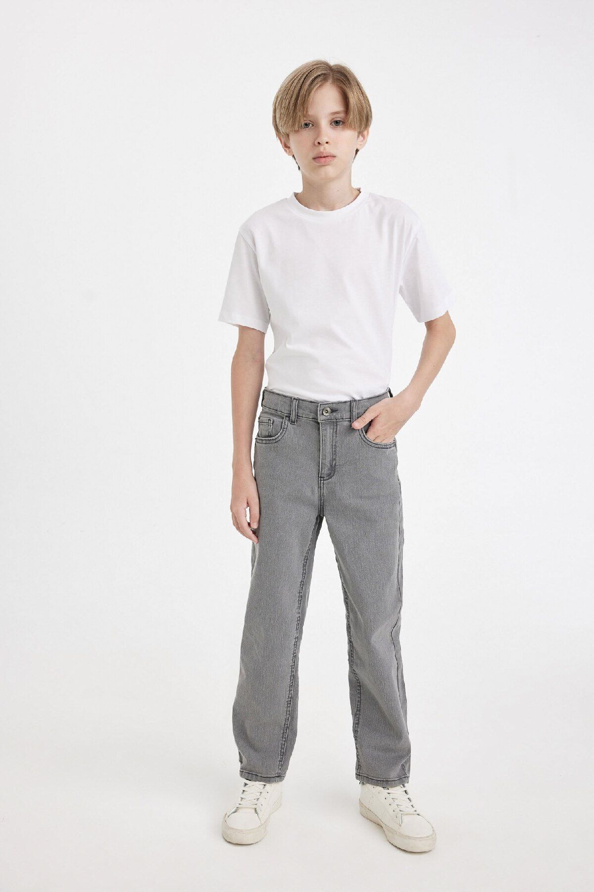 Erkek Çocuk Straight Fit Düz Paça Cepli Gri Basic Düz Jean Pantolon C3697a824wn