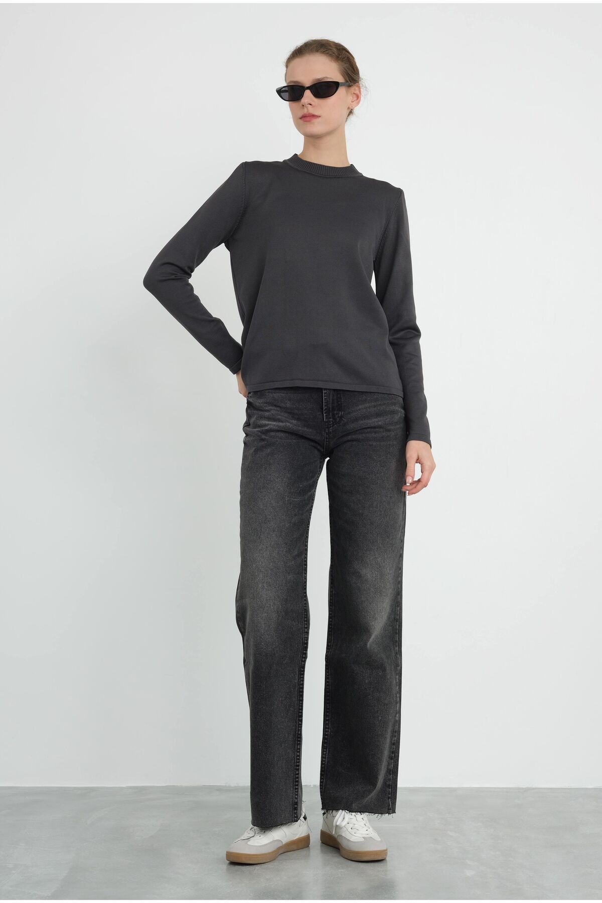 HEQA-Anthracite Knitwear Sweater 2