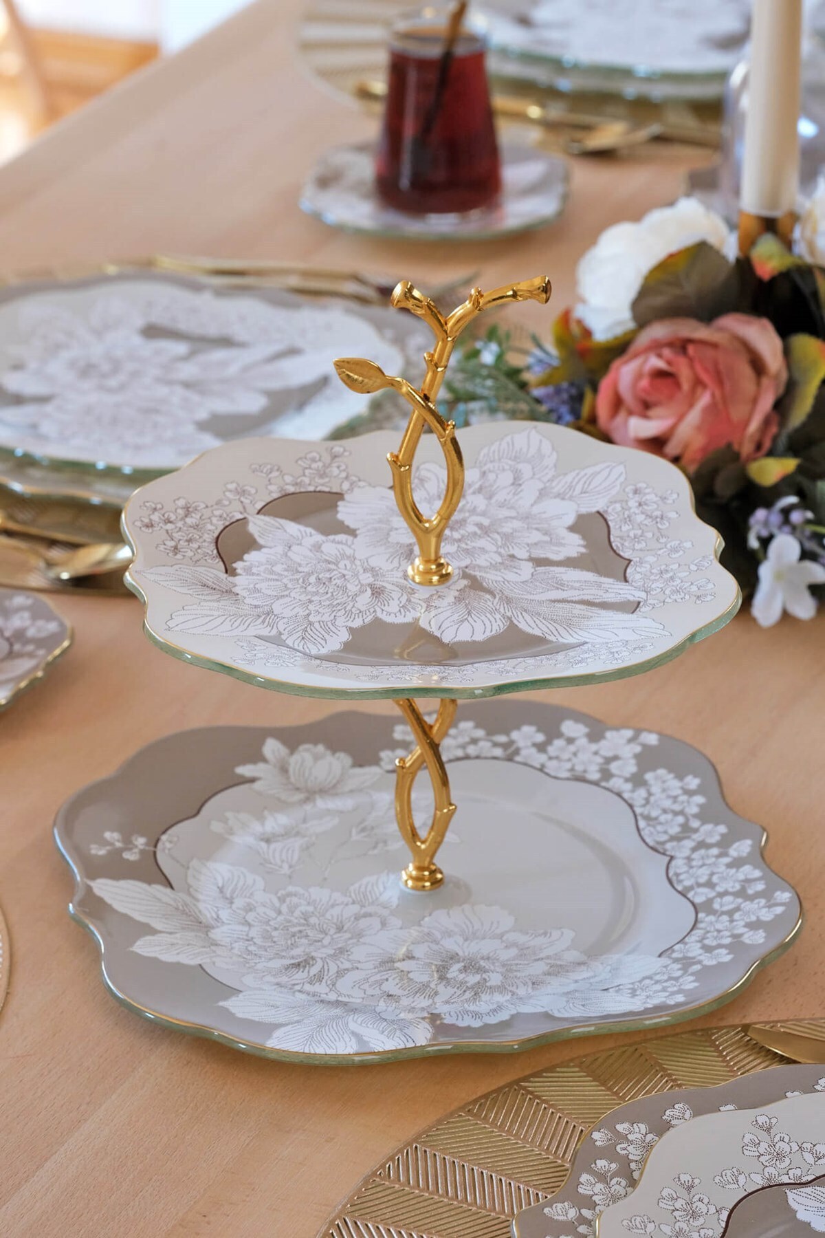 Glore-Belize Gold Gilded Glass Cookie Holder 4