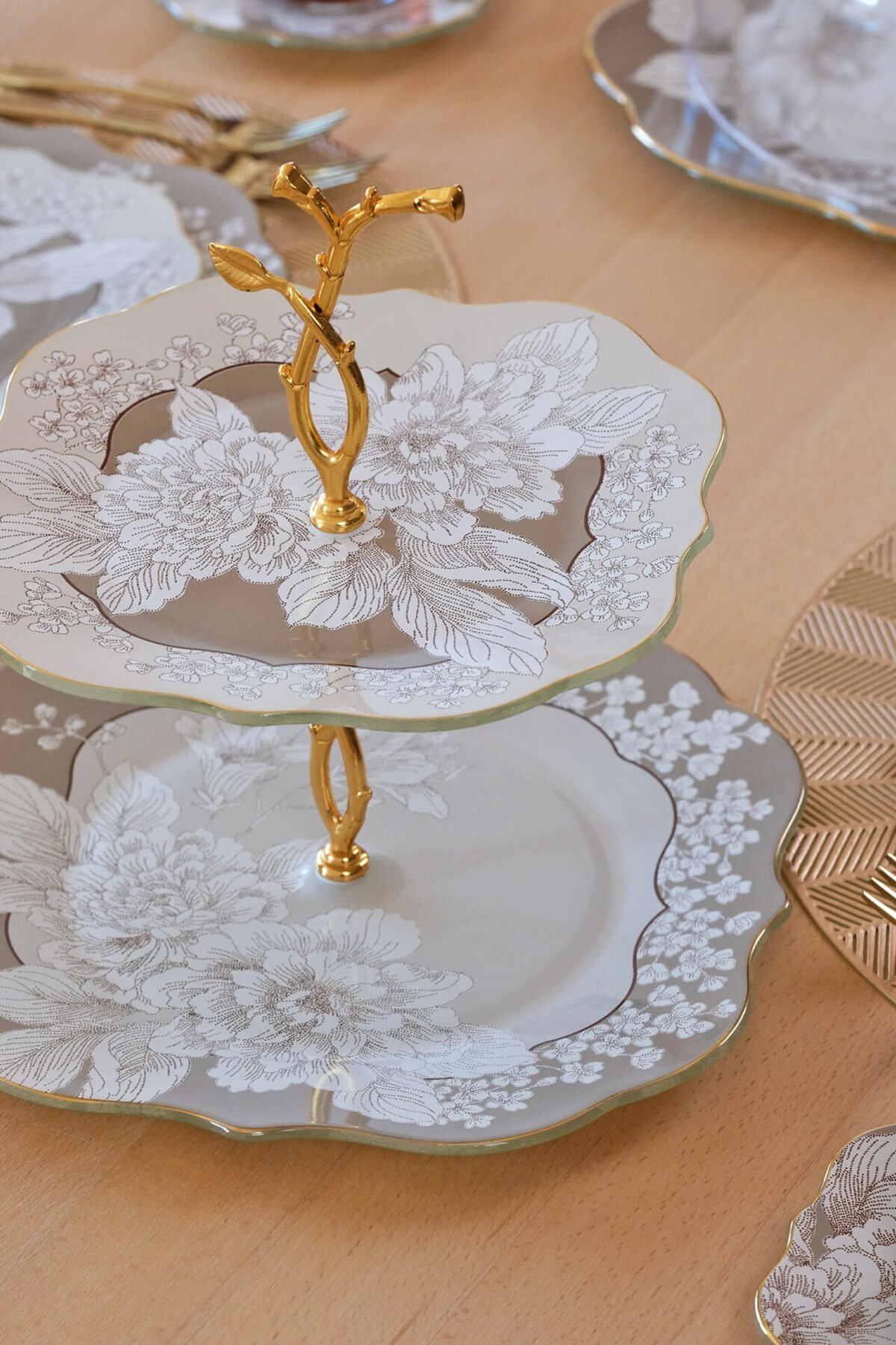 Glore-Belize Gold Gilded Glass Cookie Holder 5