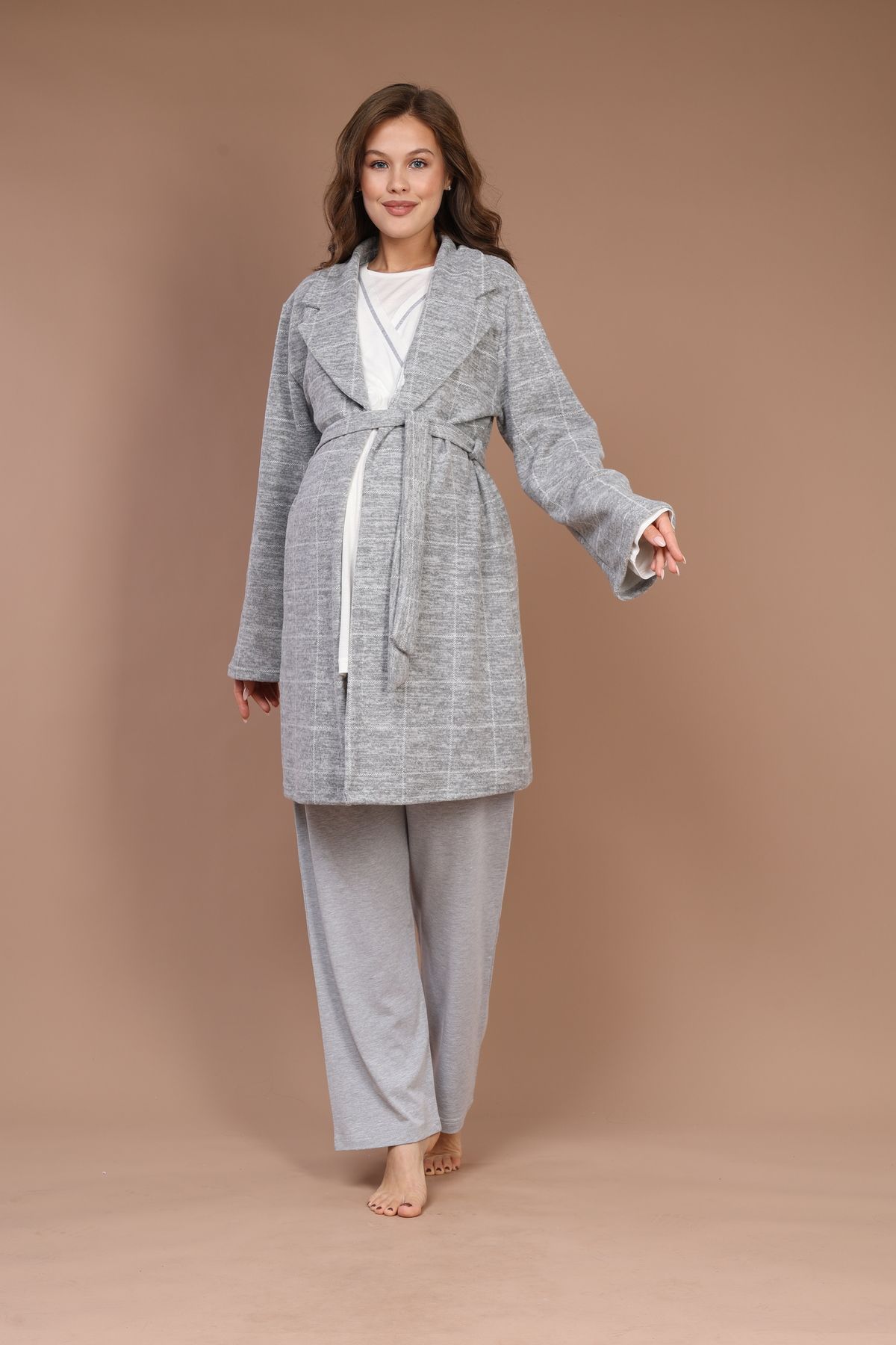 Hamile Tekstil-Gray Winter Plaid Maternity Pajamas Set with Dressing Gown 1