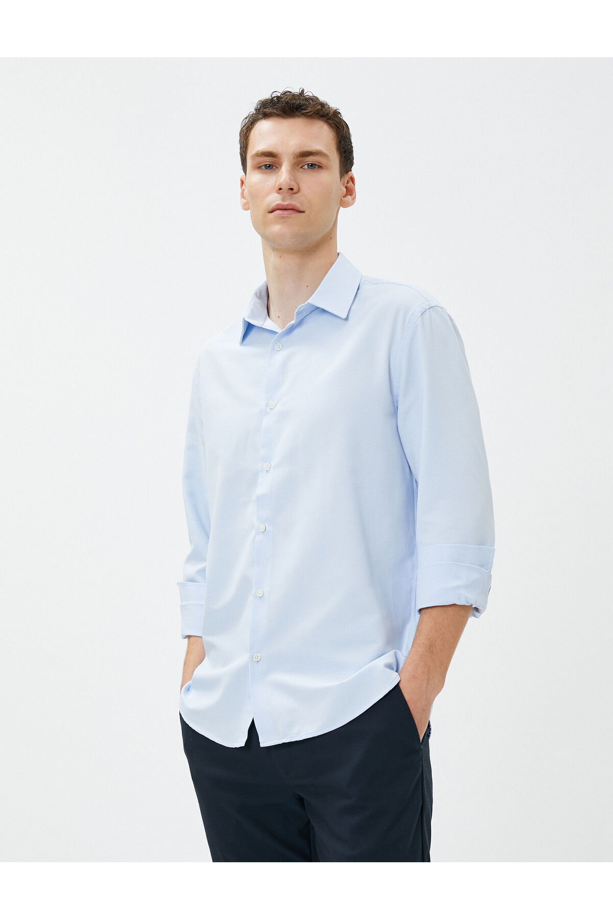 کوتون پیراهن ساده، یقه کلاسیک، آستین بلند، دکمه‌دار، بدون اتو