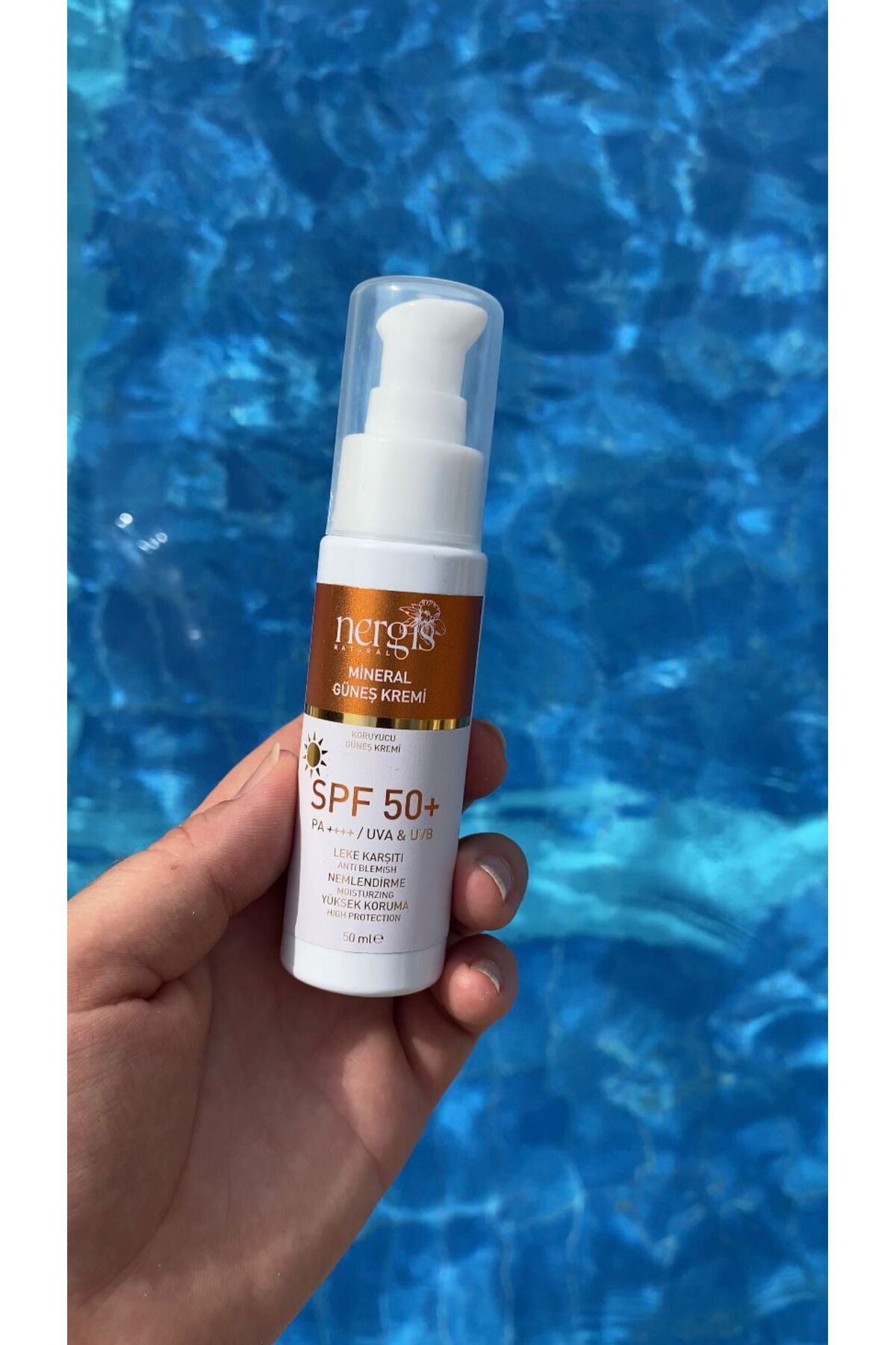 NERGİS NATURAL Spf 50+ Güneş Kremi Mineral Filtreli Yüksek Mavi Işık Korumalı Renk Eşitleyici