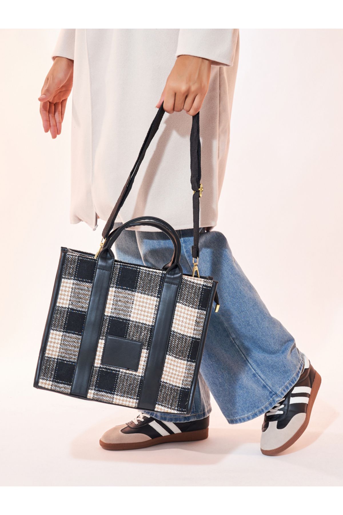 Styli-Checked Design Handbag 3