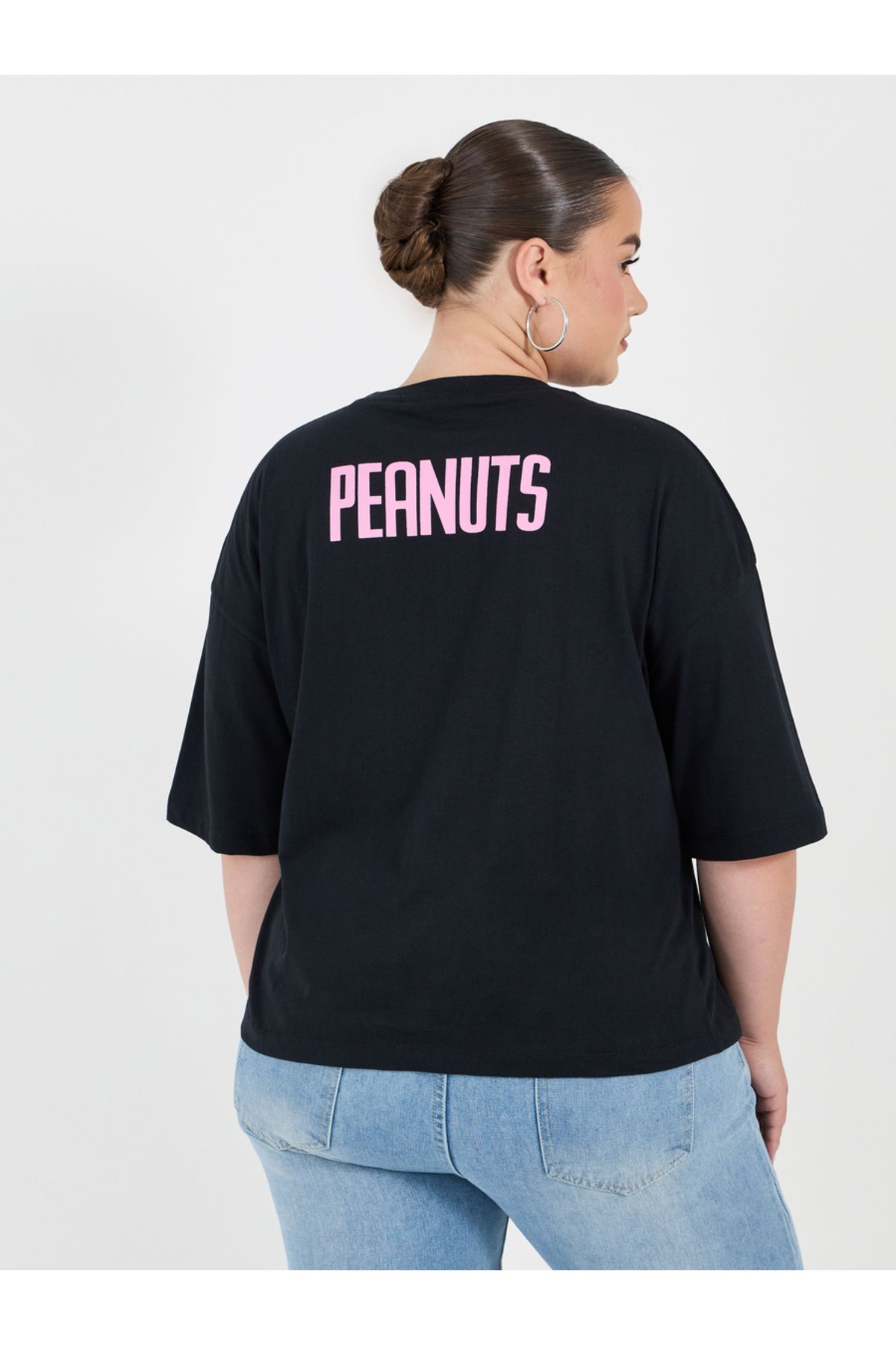 Styli-Plus Size Peanuts Cool Blooded Graphic Dropped Shoulder T-Shirt 5