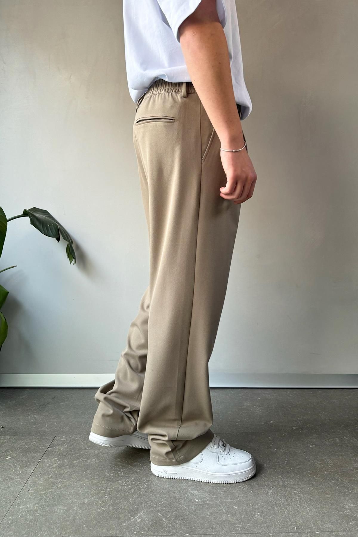 Flaw Wear-Double Pleated Relaxed Mink Fabric Trousers 2