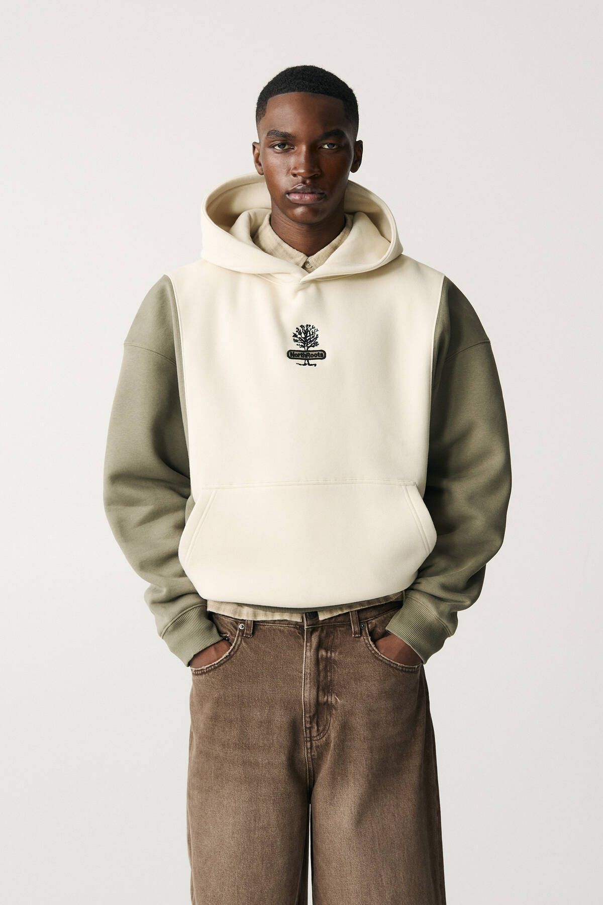 سویشرت کلاهدار آستین کنتراست Pull & Bear