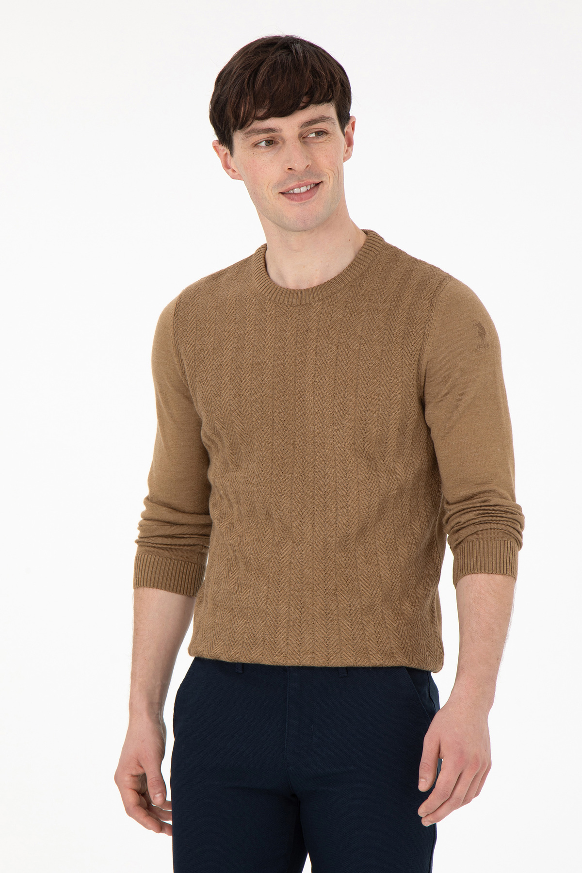 یو اس پولو پلیور مردانه یقه گرد اسلیم فیت، خاکی، ملانژ، کد ۵۰۲۹۲۸۶۵-VR۱۲۵