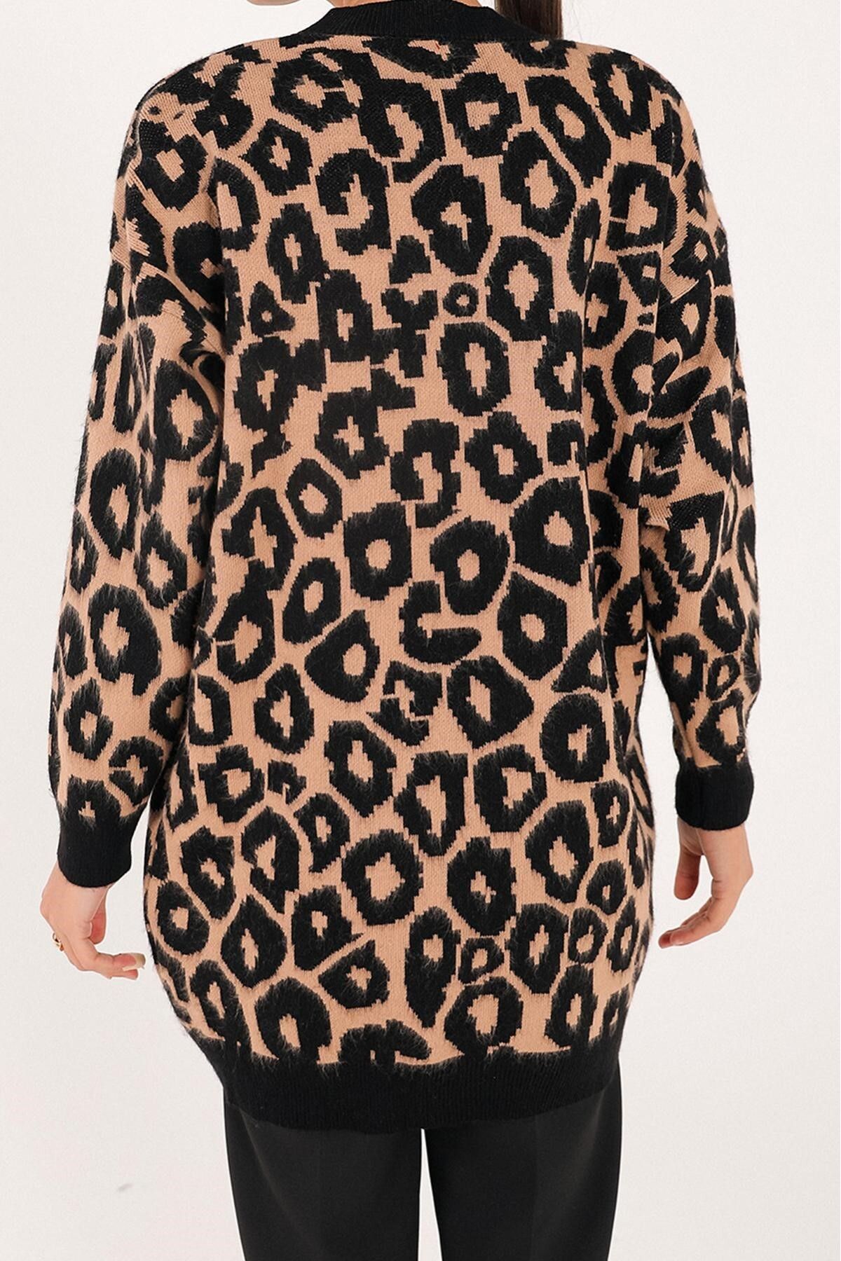 FOXY Freaky Collection-Leopard Patterned Sweater 3