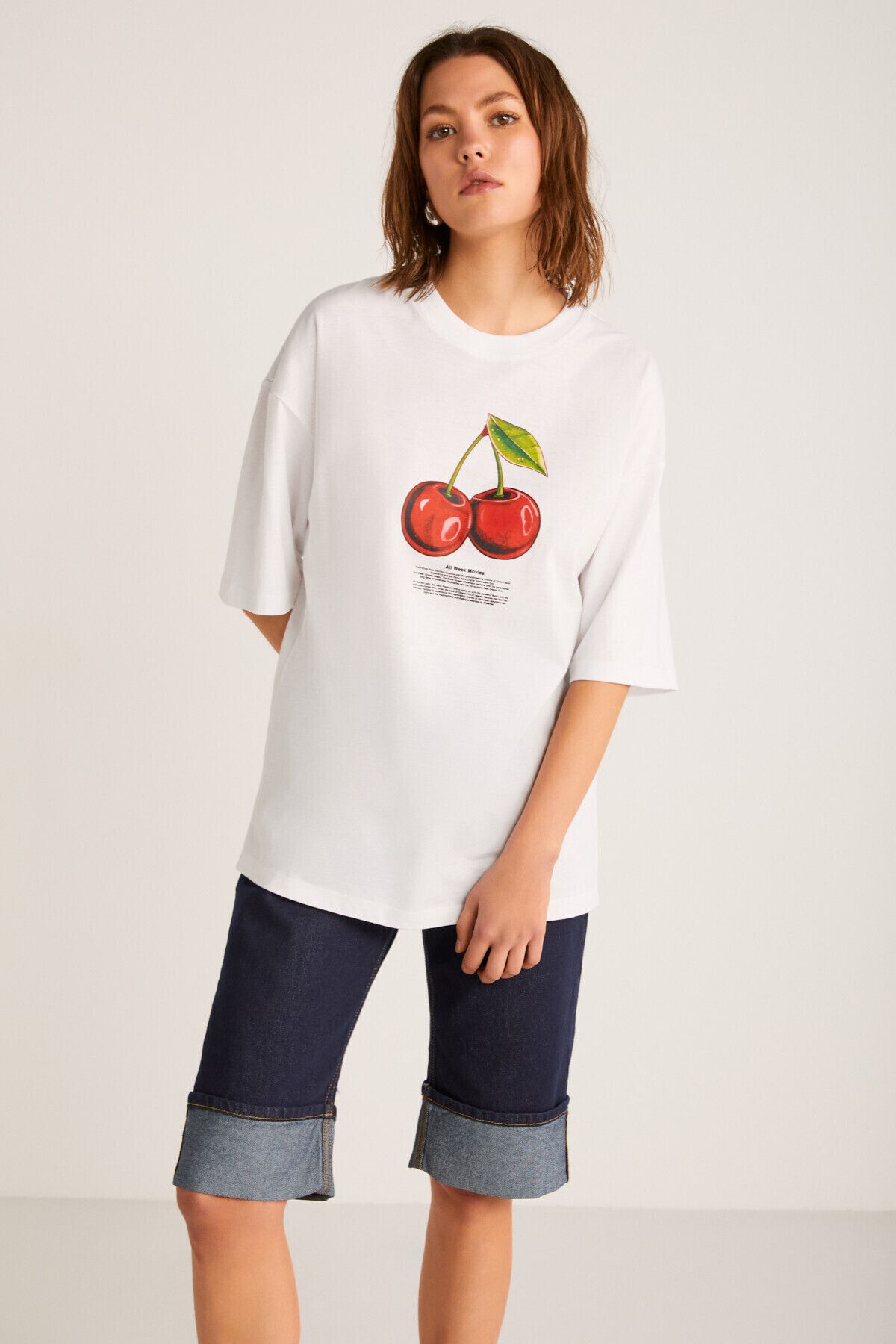 GRIMELANGE-Tricou alb Odalys, 100% bumbac organic, cu croiala supradimensionată, cu imprimeu cireșe 4