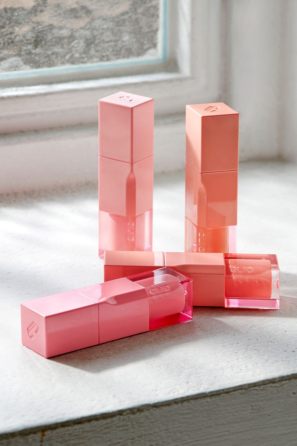 CLIO-Clio Dewy Syrup Tint - Luminous Colors, Moisturizing, Long-Lasting (01 Hannam in Red) 7
