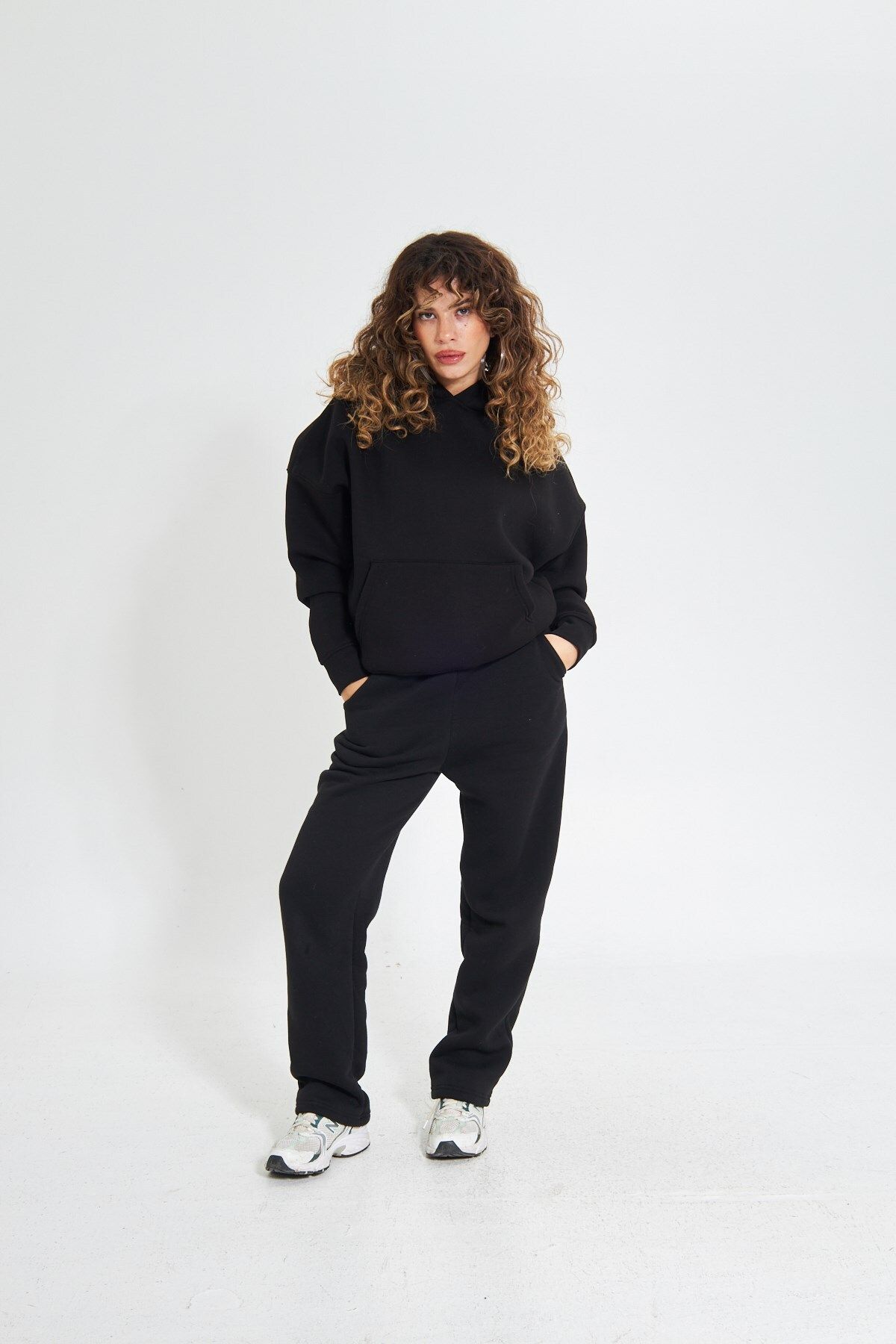 The Champ Clothing-Black Hooded Basic Elastic Waist Pipe Oversize Tracksuit Set with Pockets 8