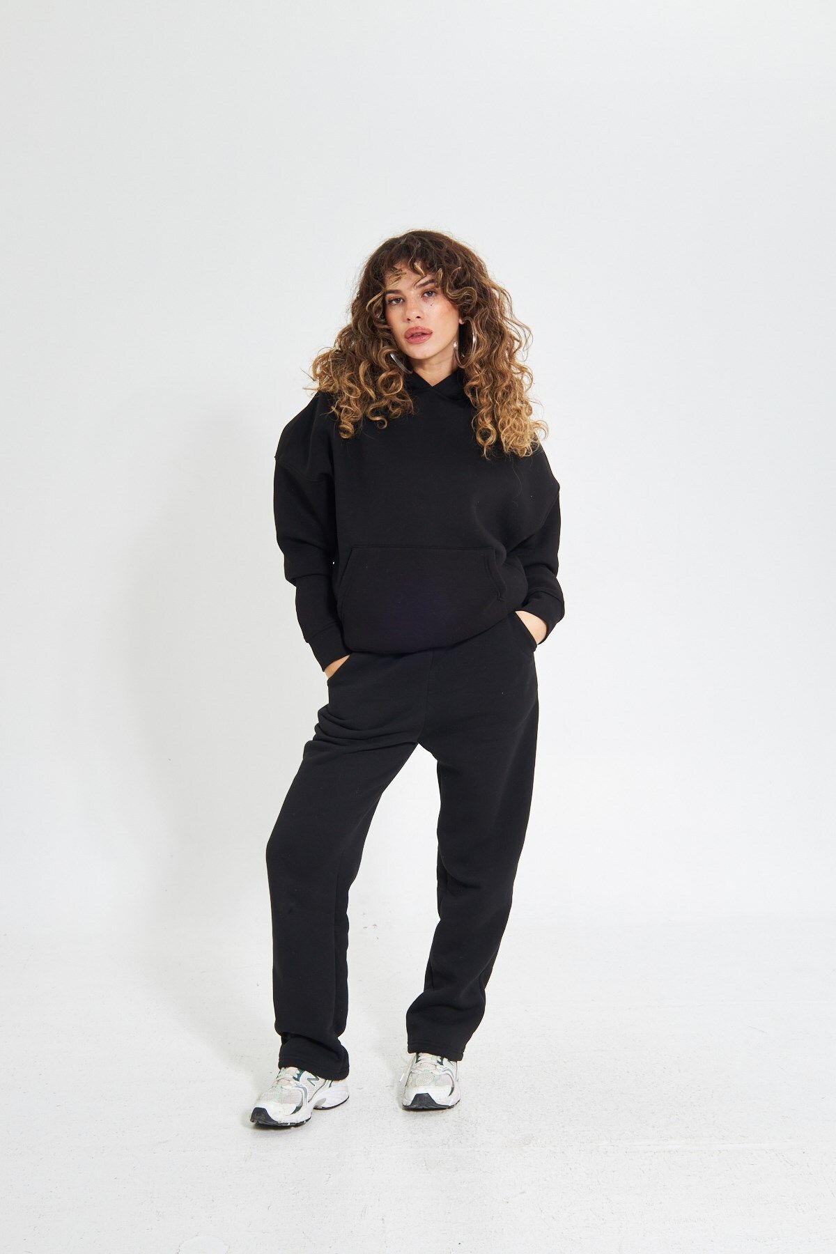 The Champ Clothing-Black Hooded Basic Elastic Waist Pipe Oversize Tracksuit Set with Pockets 7