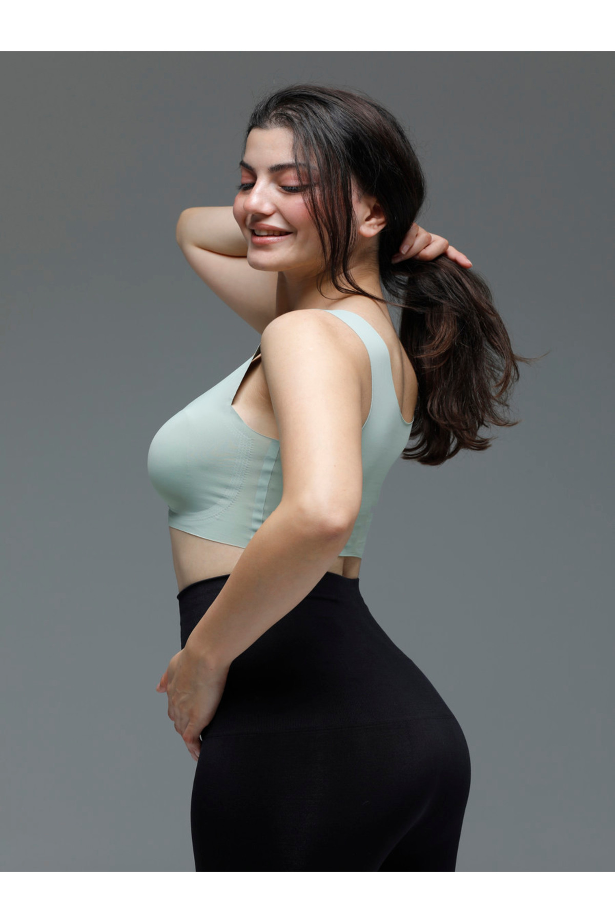 MİSTİRİK Parabita Model Dikişsiz Pedli Yumuşak Kumaşlı Iz Yapmaz Lazer Kesim Sütyen Yeşil Renk görsel 2