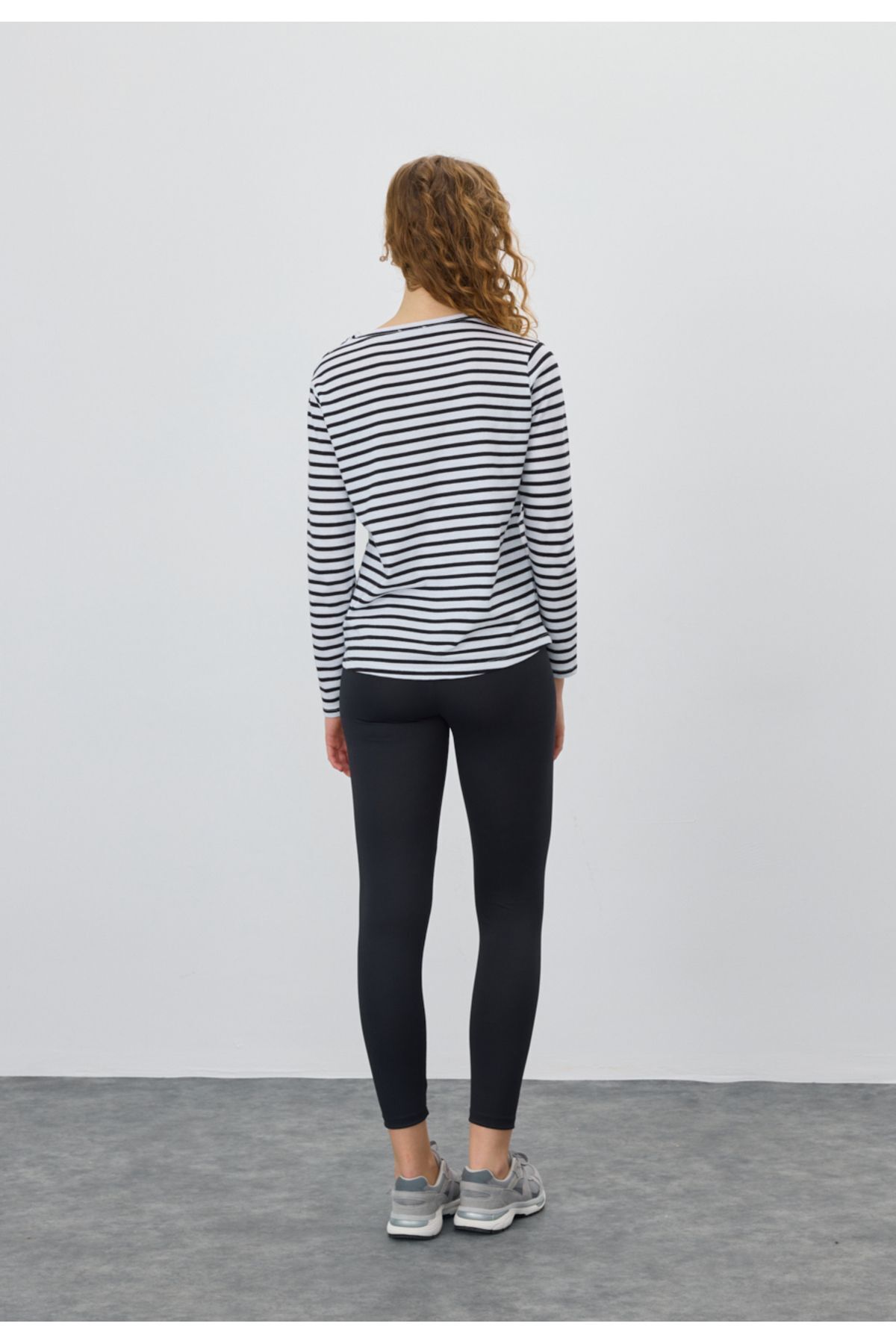 TUBİA-Women's Black and White Striped Long Sleeve T-Shirt 5