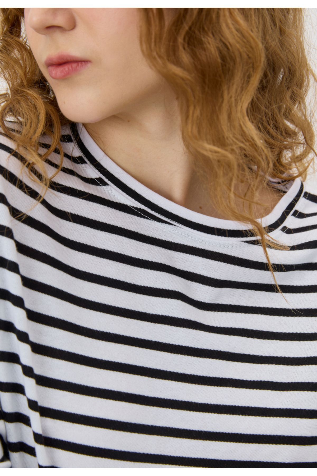TUBİA-Women's Black and White Striped Long Sleeve T-Shirt 3