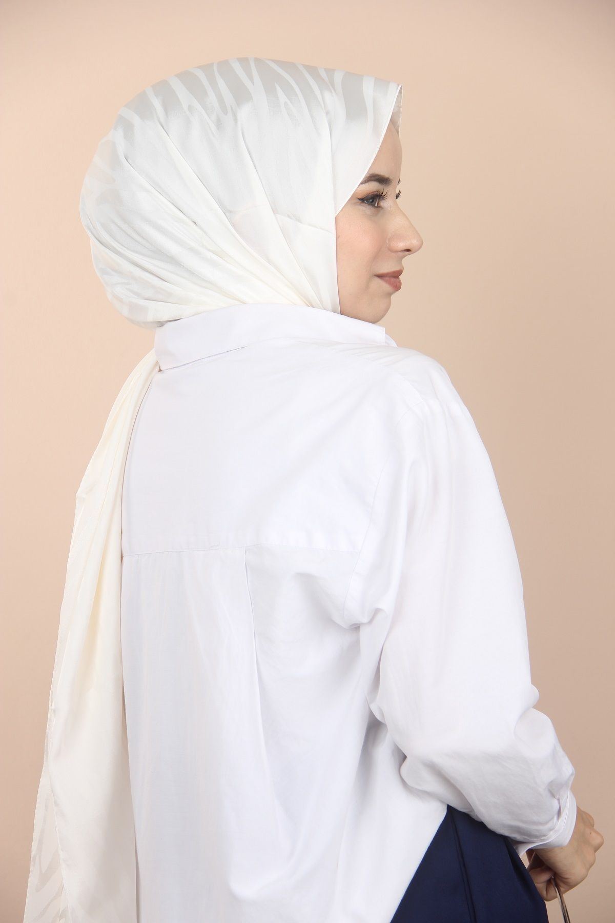 Sima-Loryan Ecru Scarf - Jacquard Tree Shell Patterned Shawl 3