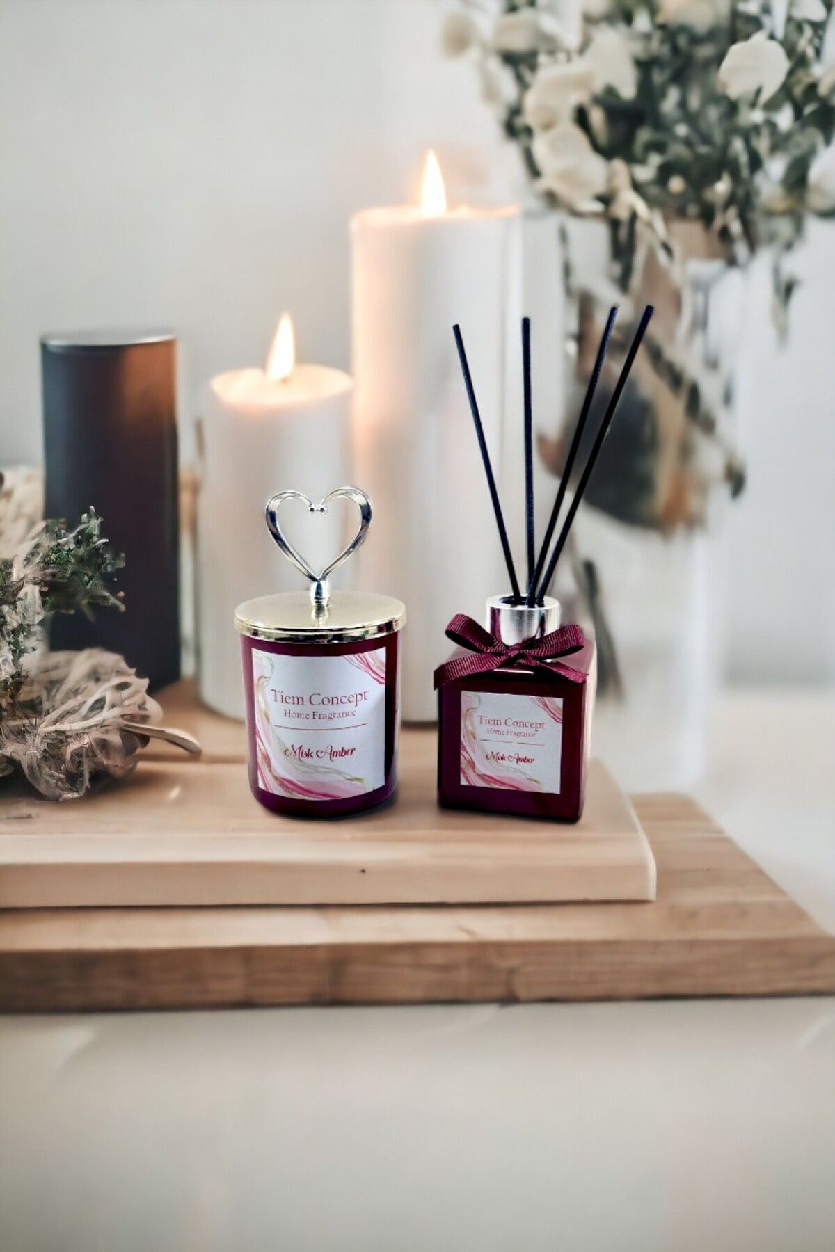 Elioure Amber kokulu, bordo bardak mum ve oda kokusu seti, 100 ml, şık ve ferahlatıcı.