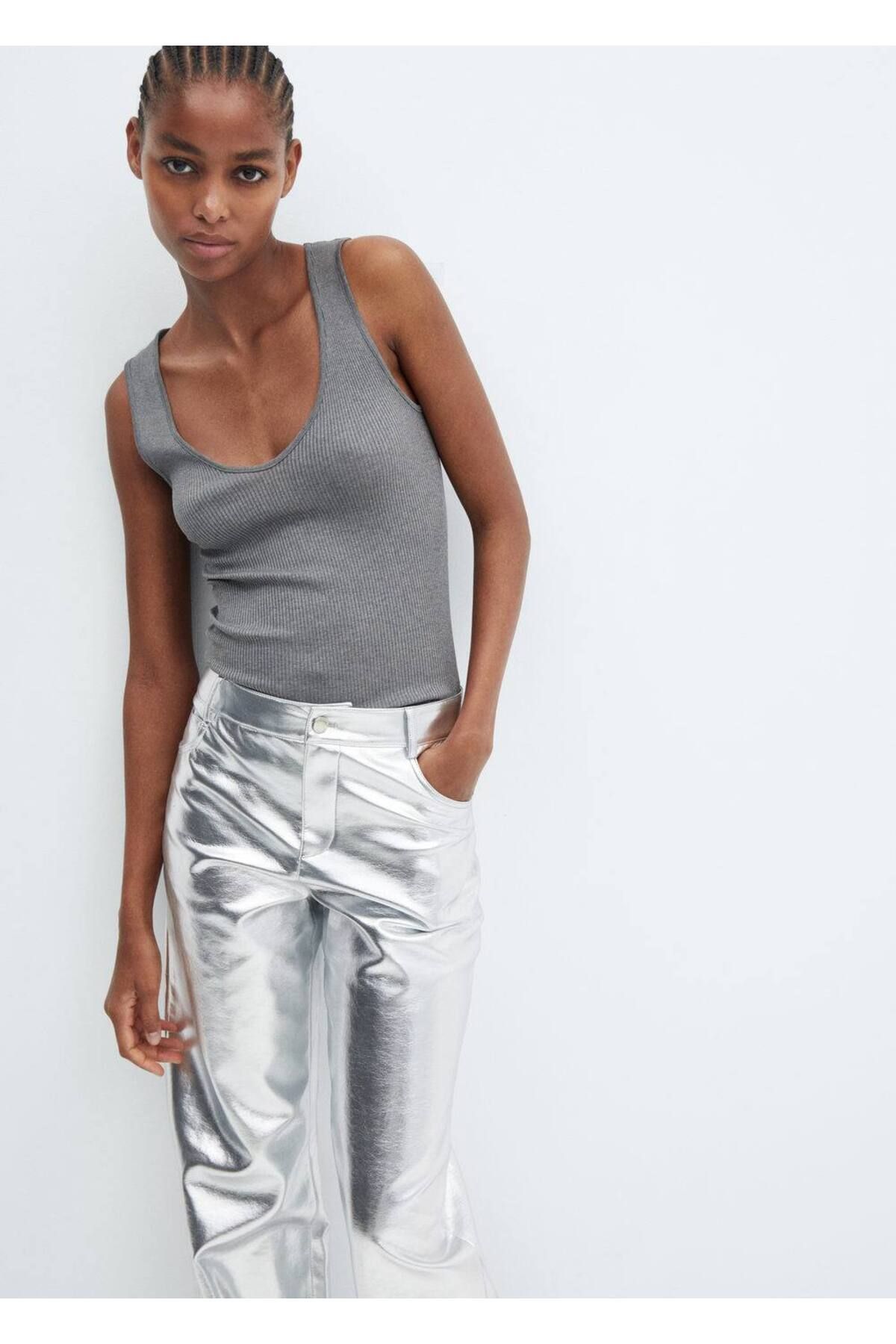 MANGO Woman-Pantaloni metalizat cu aspect de piele 7