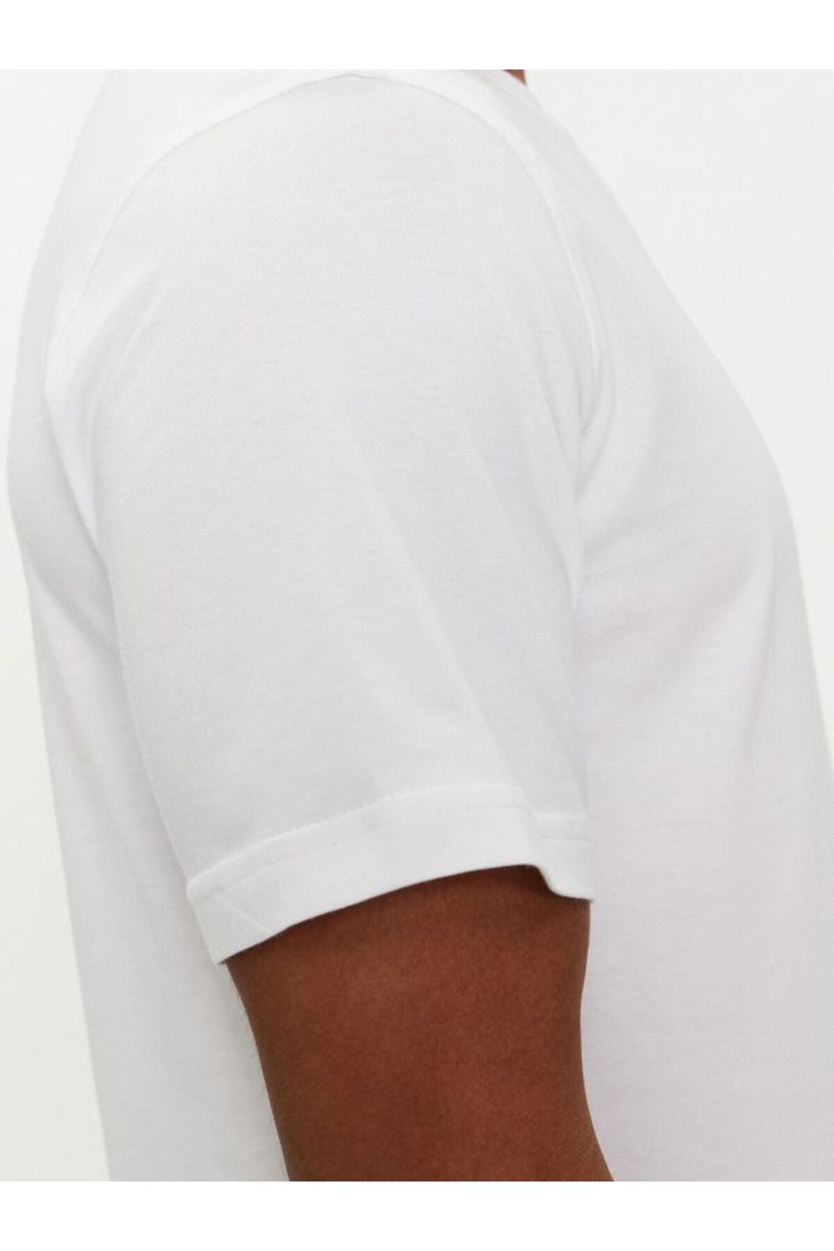 تی شرت سفید مردانه اورجینال Calvin Klein