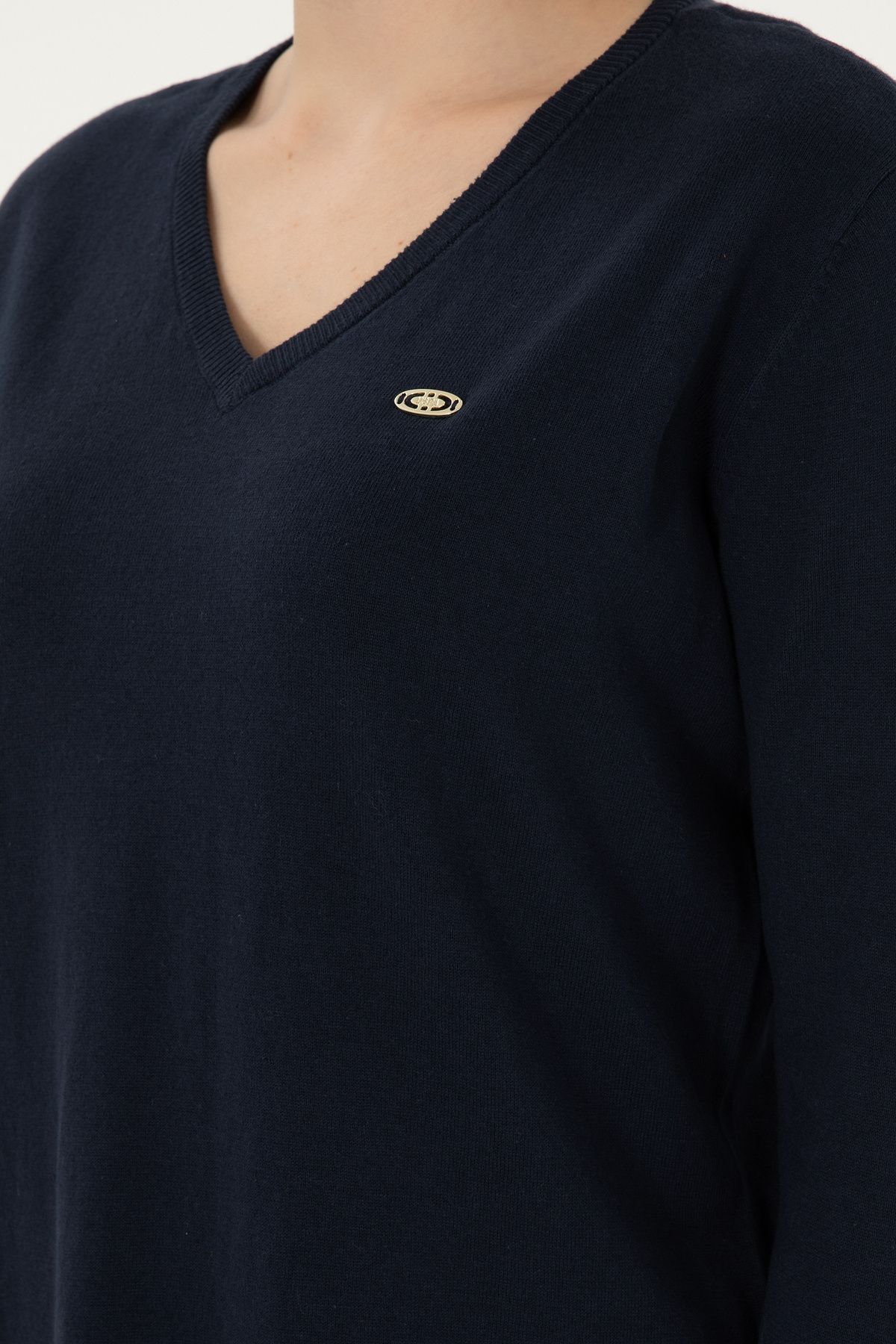 U.S. Polo Assn.-Women's Navy Blue V-Neck Basic Sweater 50288973 -Vr033 7