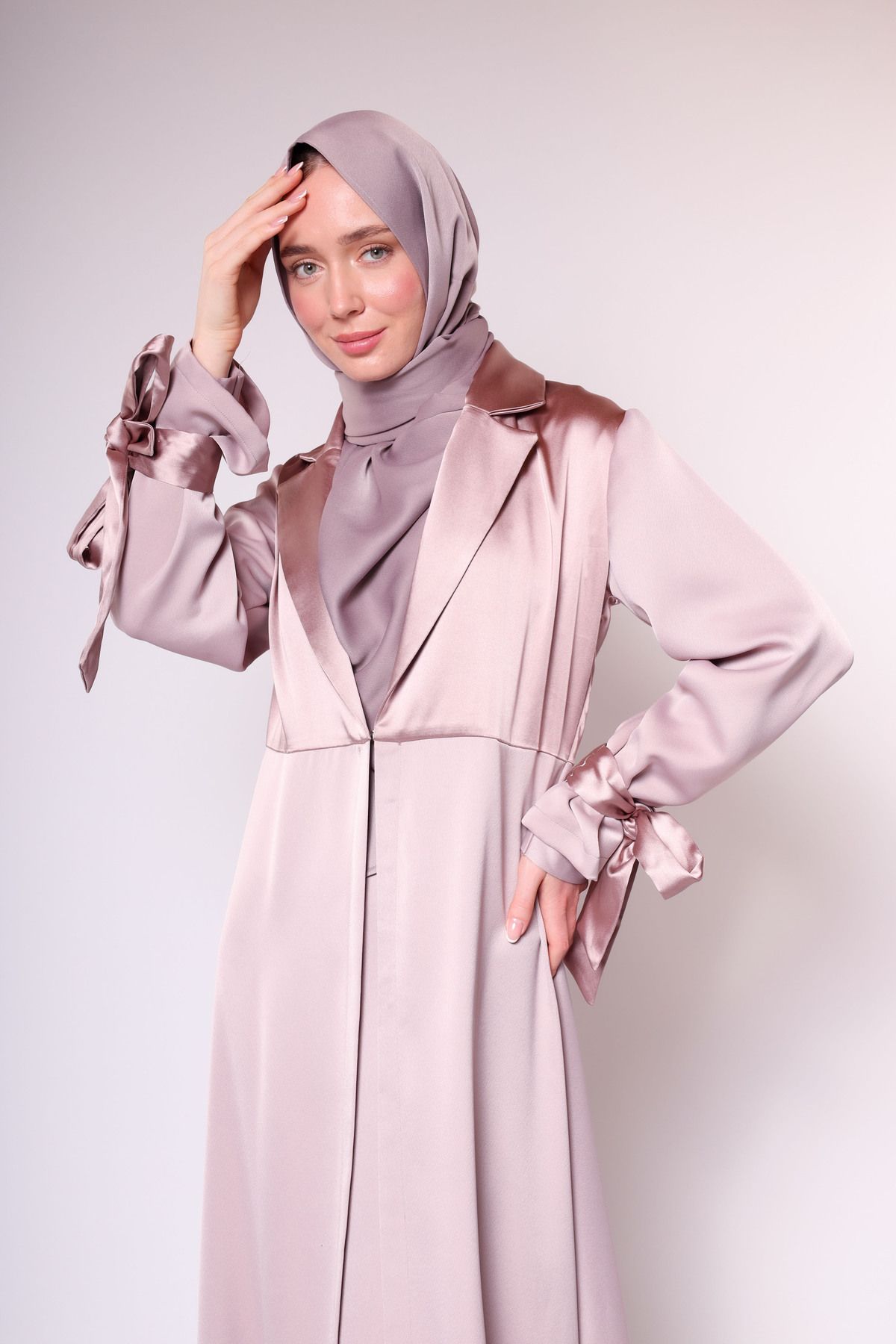 HARİKA WEAR-عباية عباية وردية عصرية وأنيقة 7
