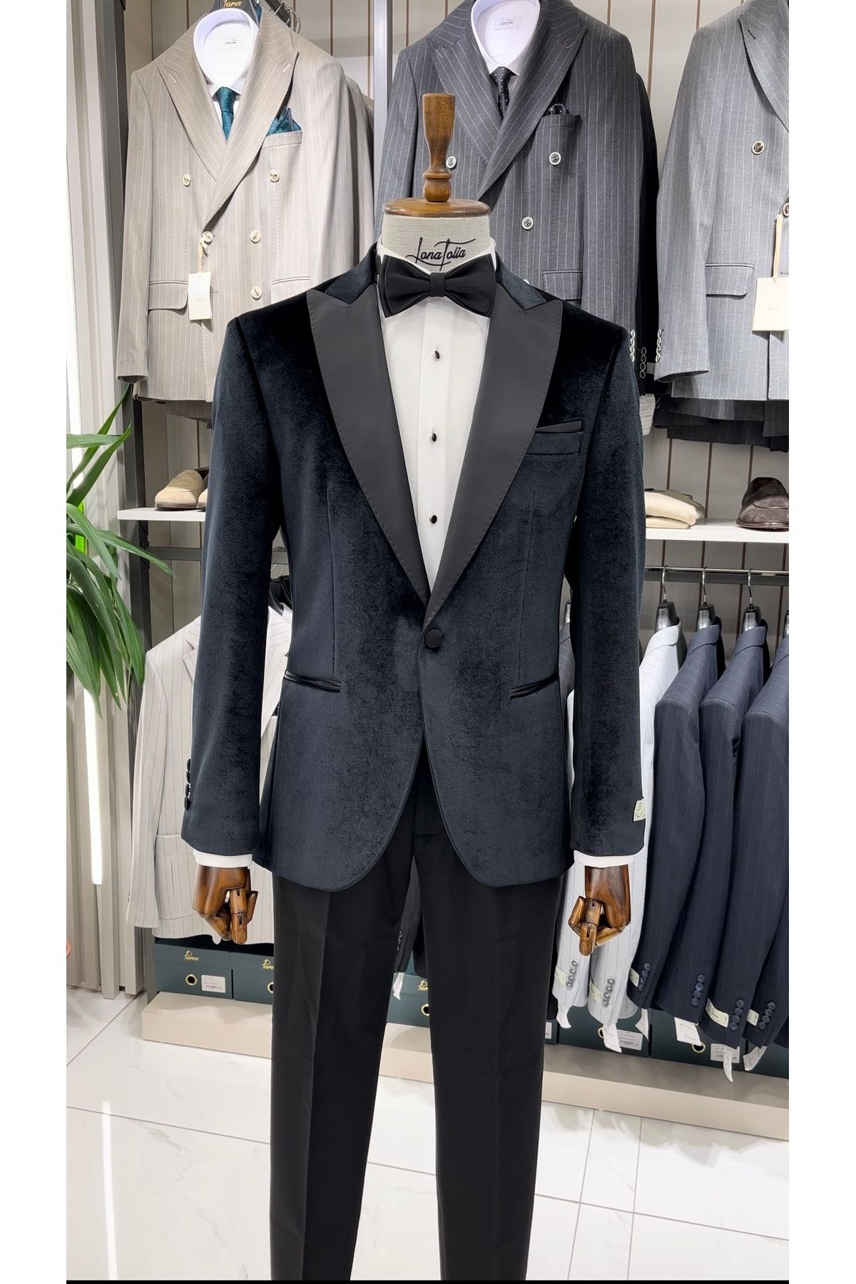 LONATOLİA-Men's Premium Velvet Tuxedos - Groomsuit Swallow Collar, Single Button, Italian Style Jacket and Pants Set 4