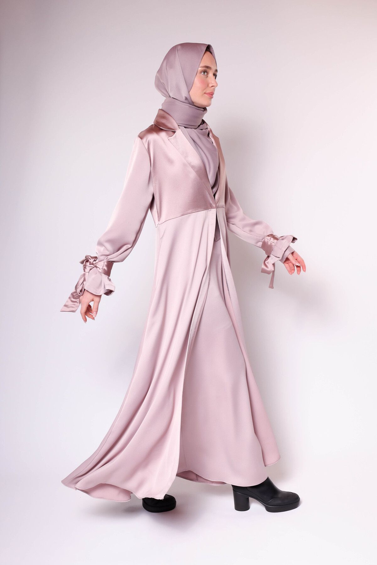 complete the look image