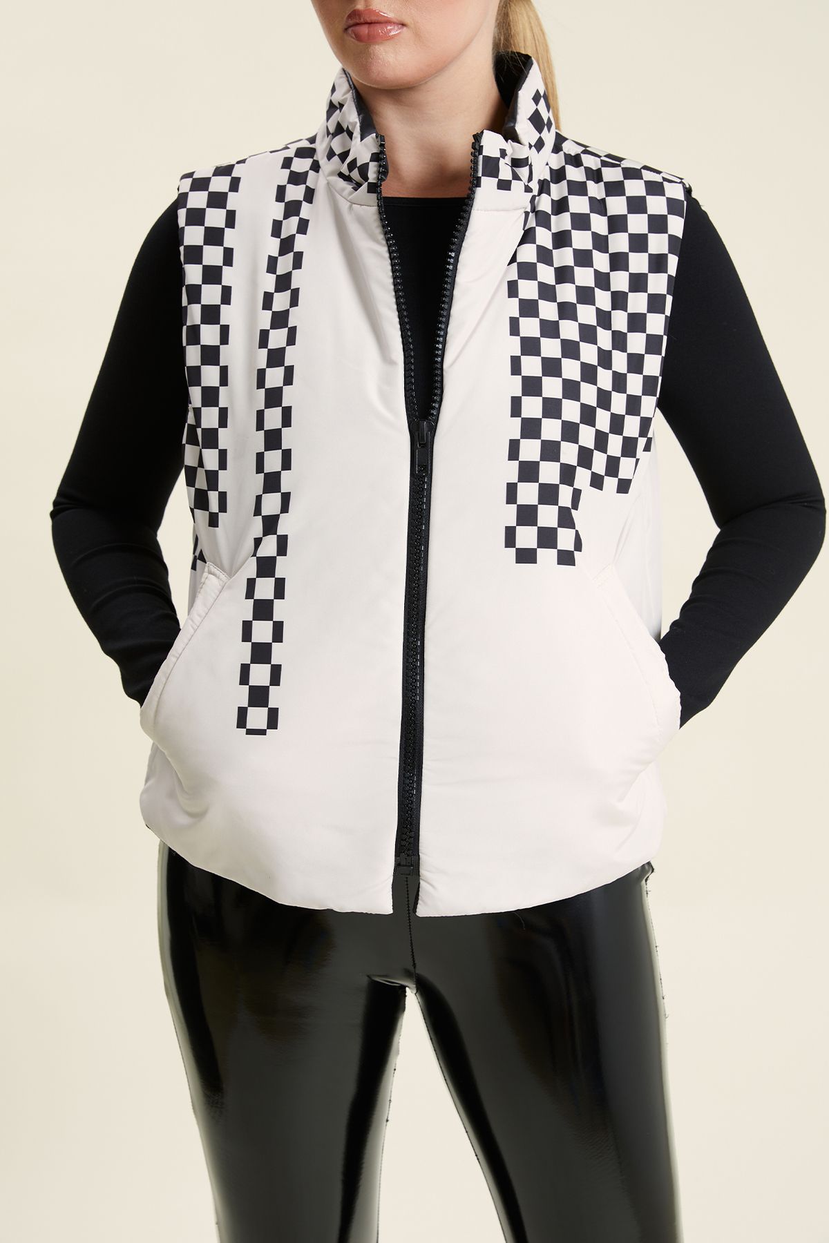 VERDA-Checker Patterned Fiber Vest 2