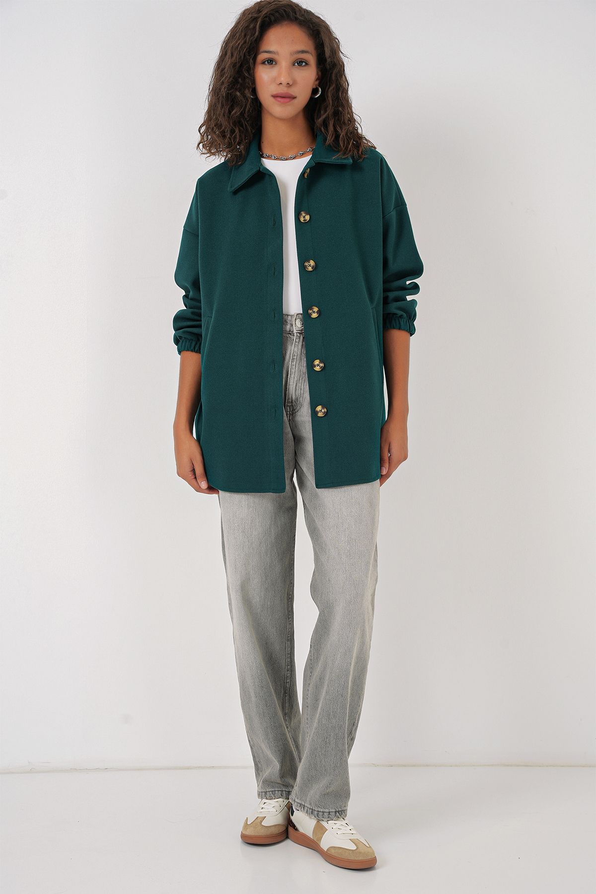 Bigdart-0674 Modell Y.Oversize-Hemd mit Smaragdtaschen 2
