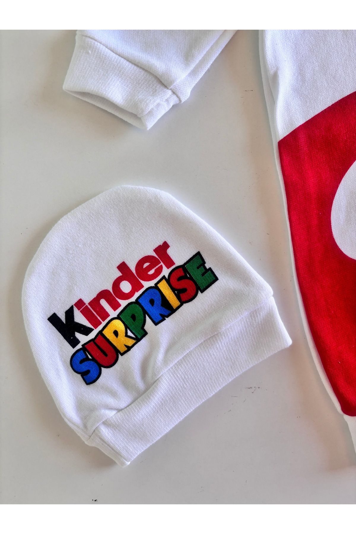 cacobutik-Baby Kinder Surprise Written Romper 3