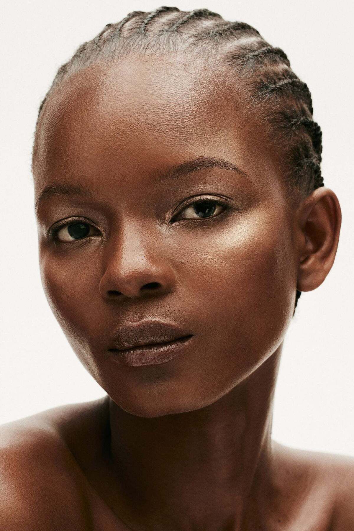 H&M-Glow Pro Highlighter 5