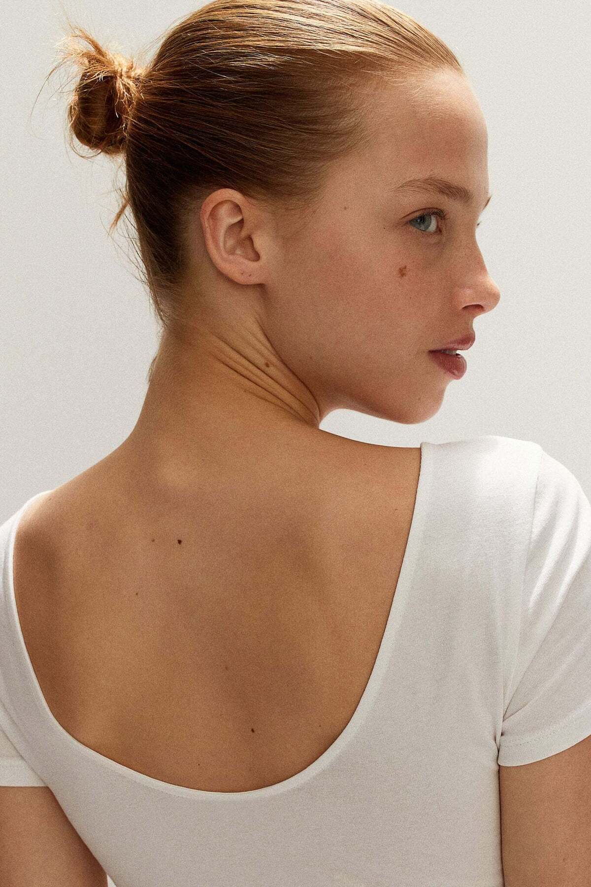 H&M-Scoop-back body 2