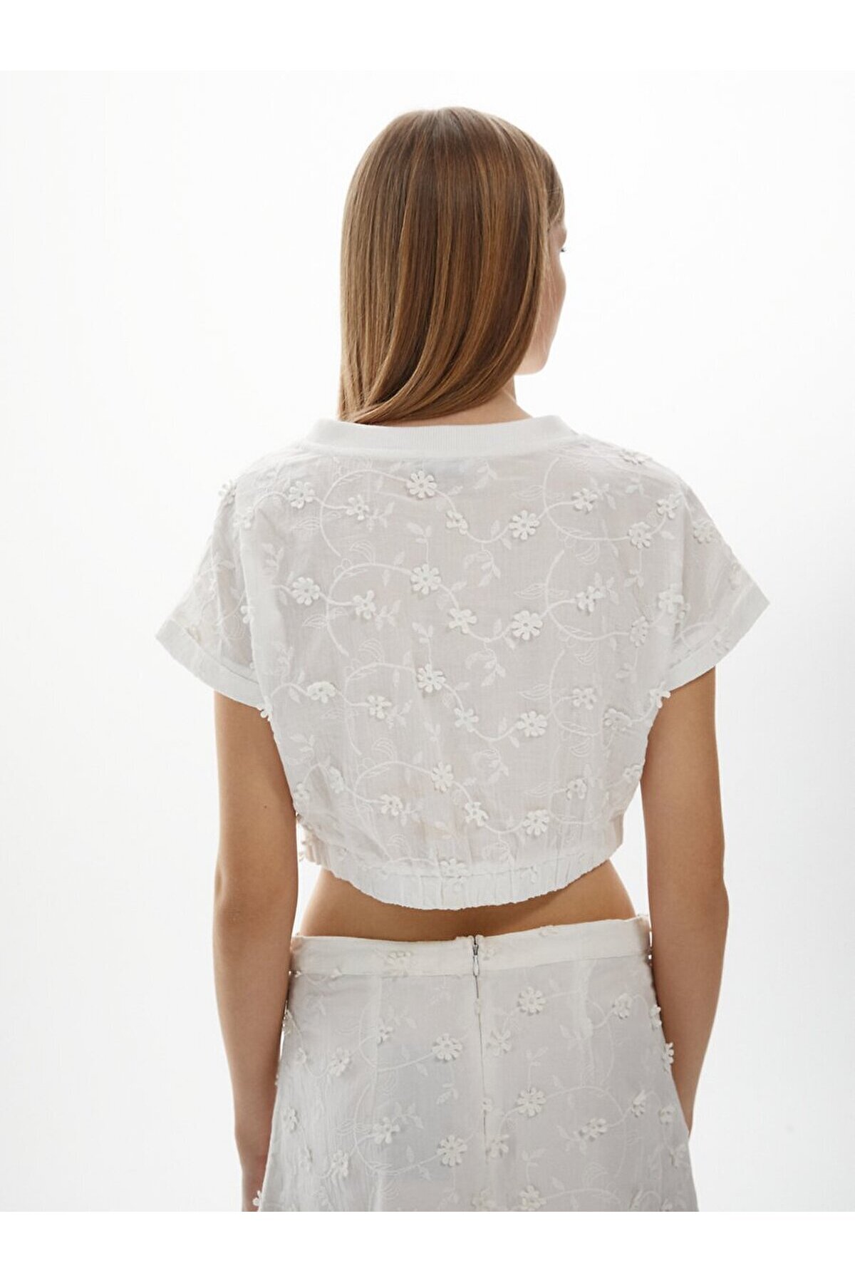 Ltb-White Crop Embroidered Blouse 3