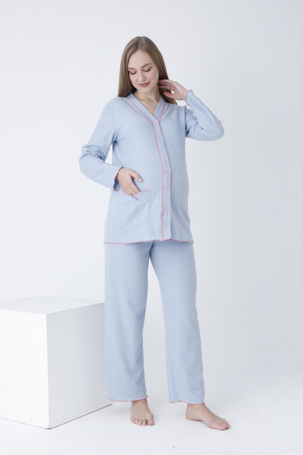 Miss Dünya Lissa Önden Düğmeli Ayarlanabilir Bel Kol ve Paça Fırfır Detaylı Hamile ve Lohusa Pijama Takımı fotoğrafı 3 (önizleme)