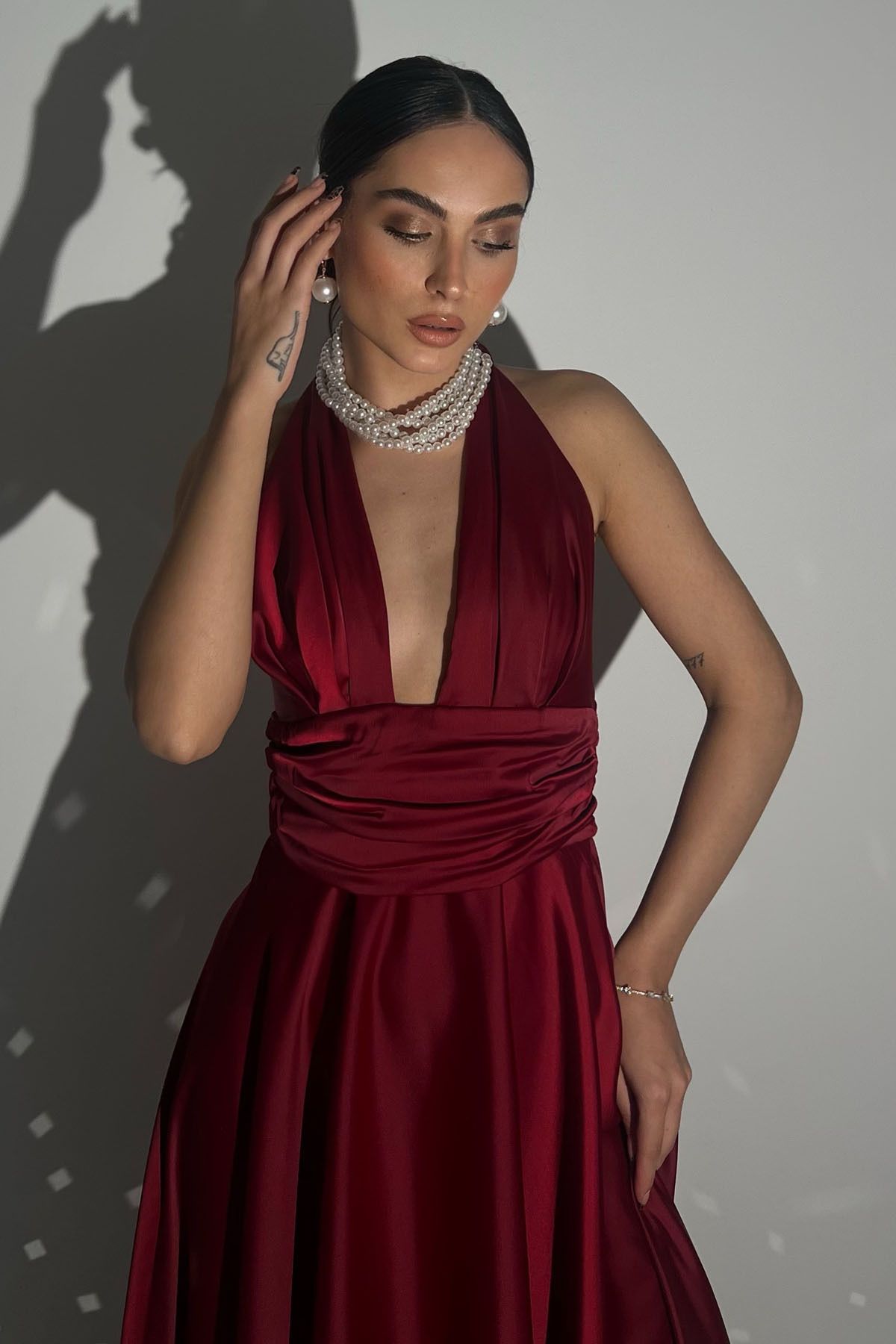 Seda Yalçın Atelier-Burgundy Puglia Design Back Detail Satin Dress 4