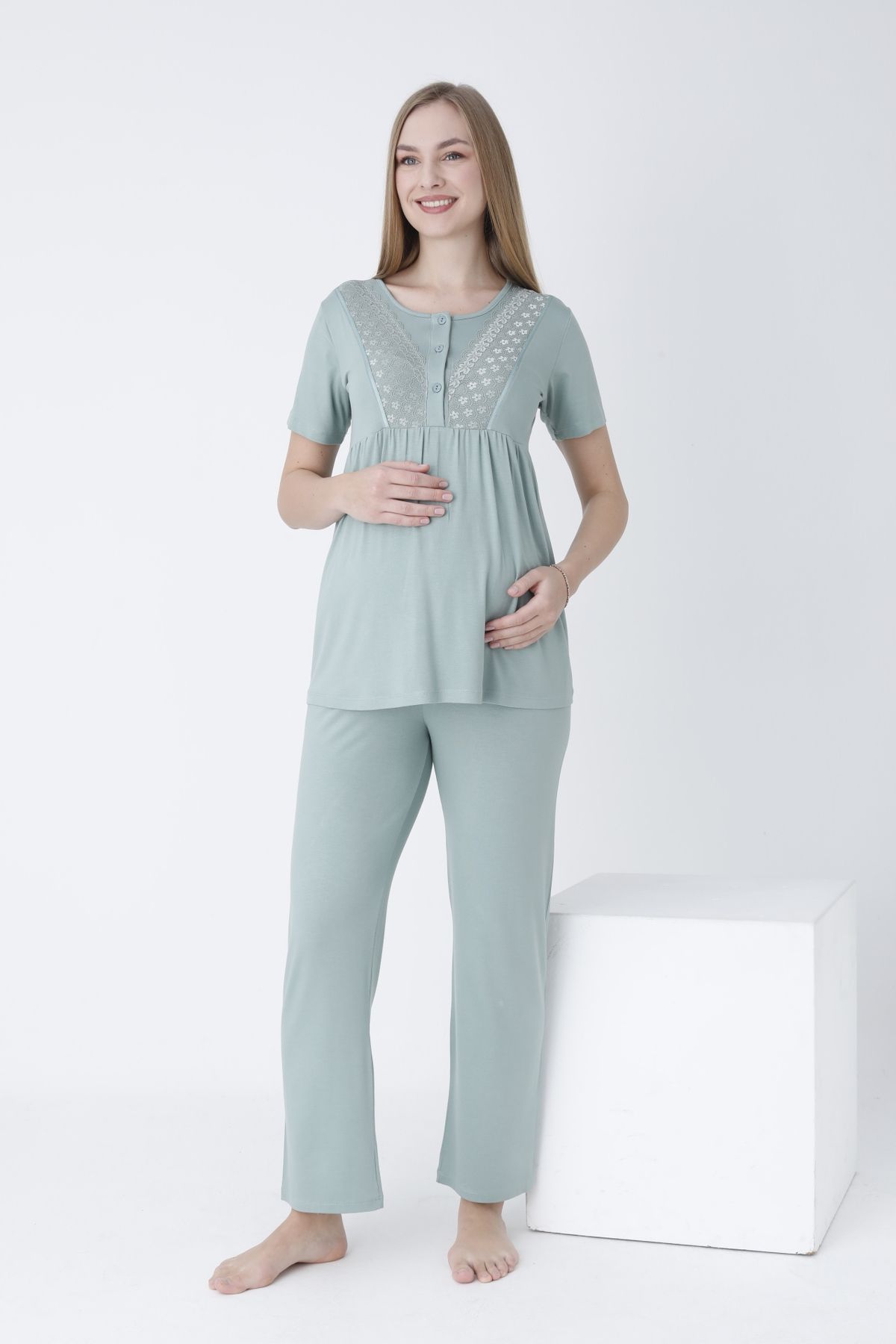 Miss Dünya Lissa-Lace Detailed Front Buttoned Maternity and Maternity Sleepwear Set with Dressing Gown 4