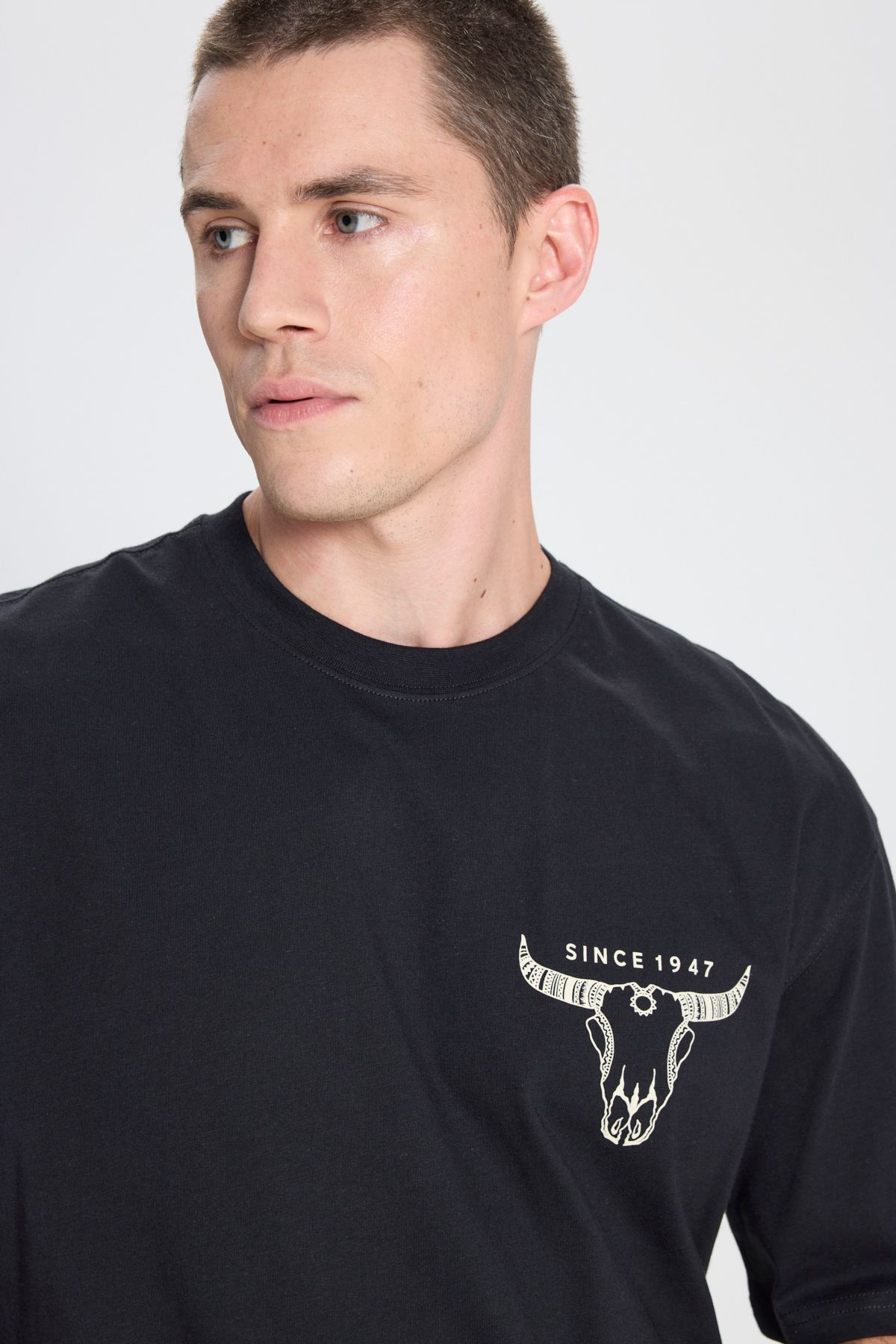 تی شرت مشکی مردانه سیاه یقه دوچرخه W241299001 شل و Wrangler
