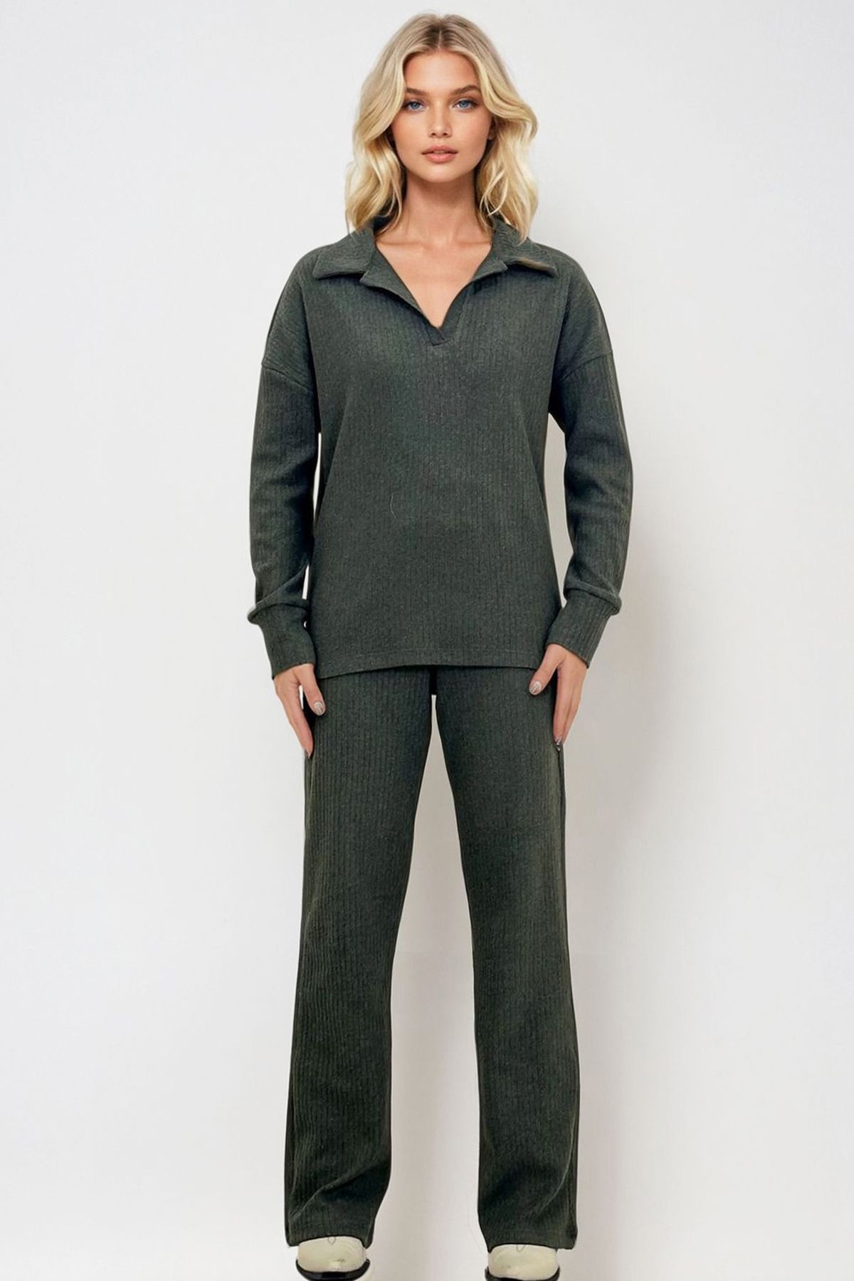Trend Alaçatı Stili-Khakifarbenes Damen-Set aus Polokragen-Oberteil und Palazzon-Hose – ALC-796-001 2