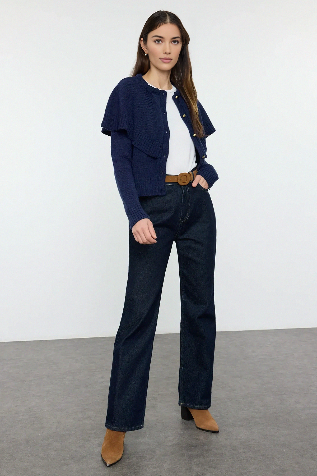 Trendyolmilla  Lacivert Düğmeli Kol Detaylı Bisiklet Yaka Triko Hırka TWOAW25HI00371 - Görsel 2