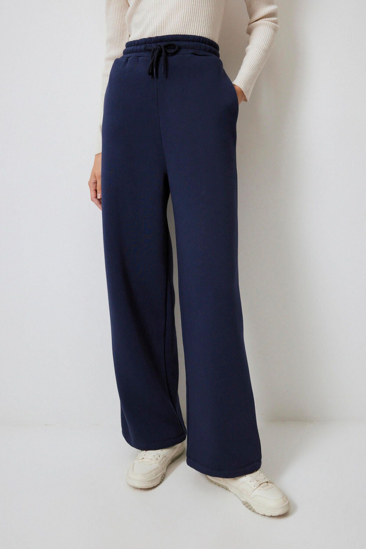 Touché Privé-Sharton Knitted Pant with Elastic Waist 3