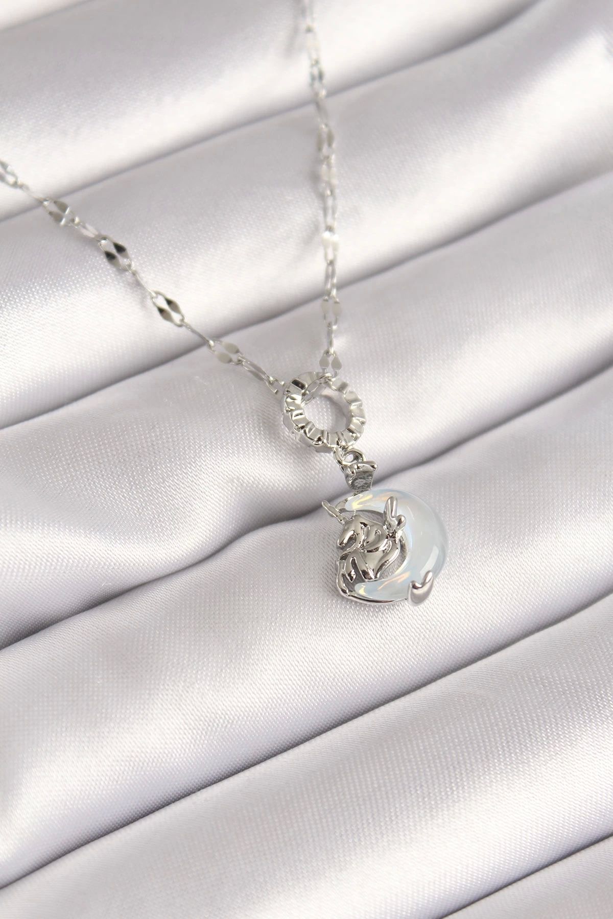 Eng-316l Steel Silver Color Pearlescent Moon Figure Butterfly Model Women's Necklace - Tj-bko8427 1