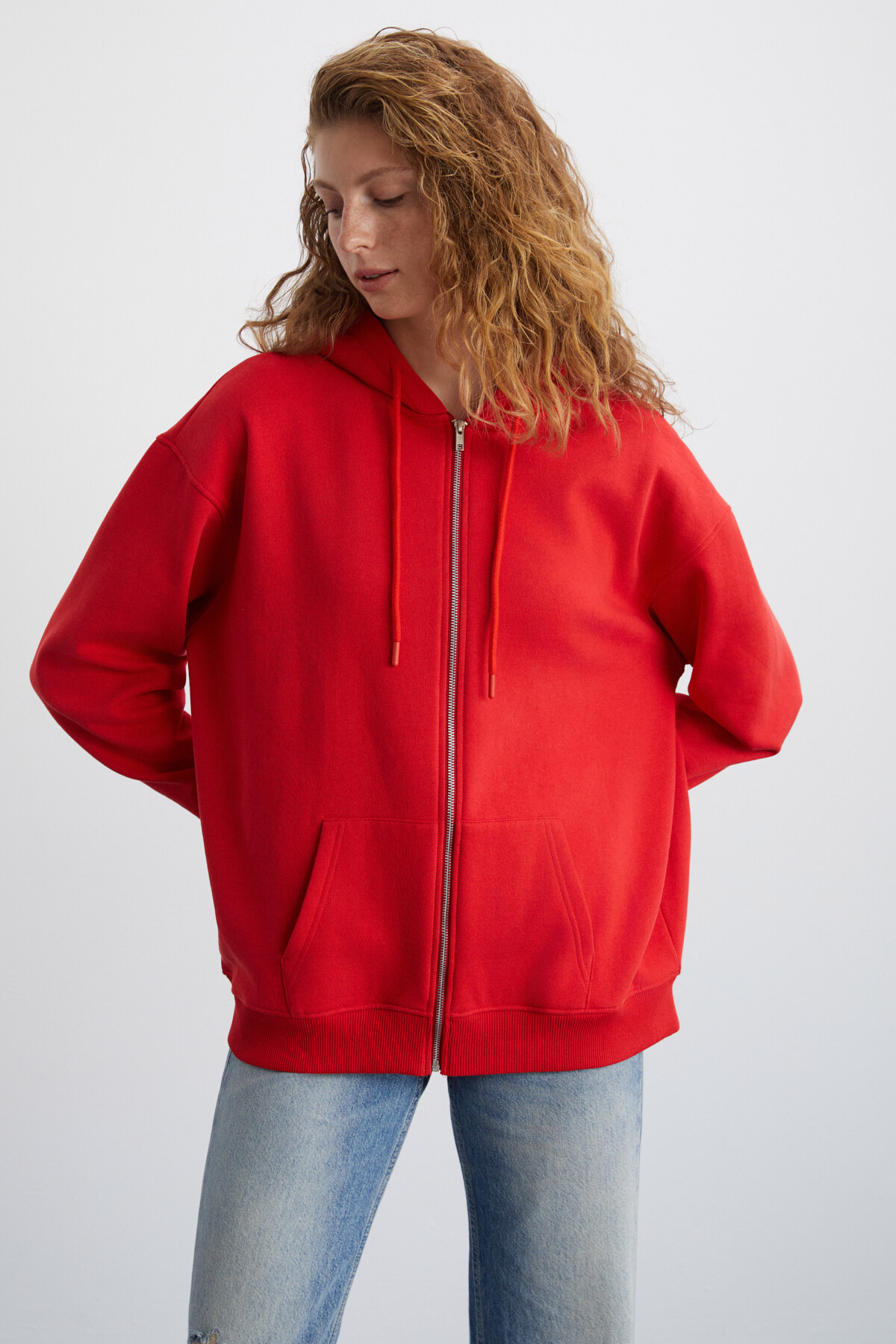 GRIMELANGE  Alena Kadın Oversize Organik Pamuklu Metal Fermuarlı Kapüşonlu İçi Polarlı Kırmızı Sweatshirt - Görsel 3