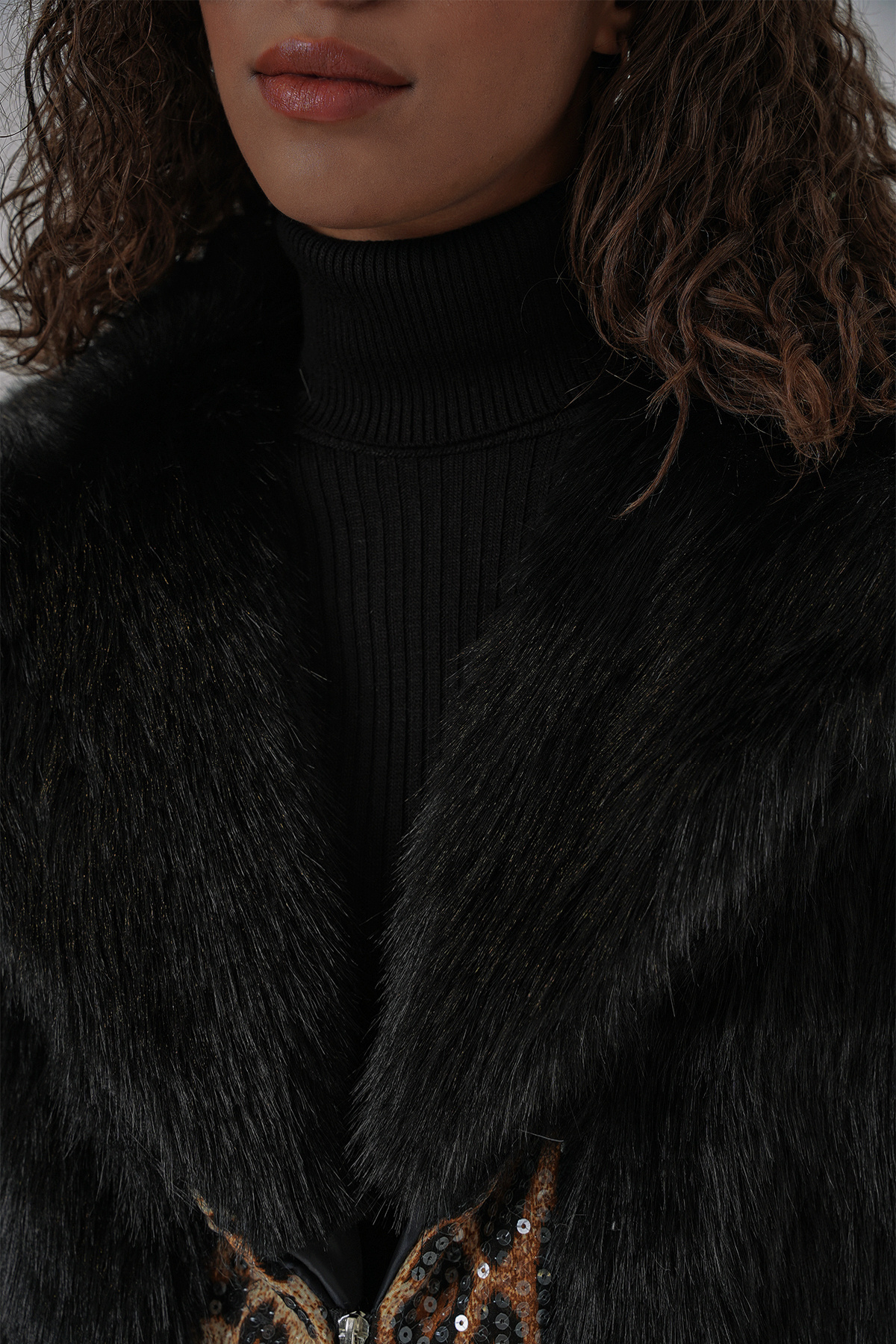 Bigdart-6806 Faux Fur Vest - Black 4