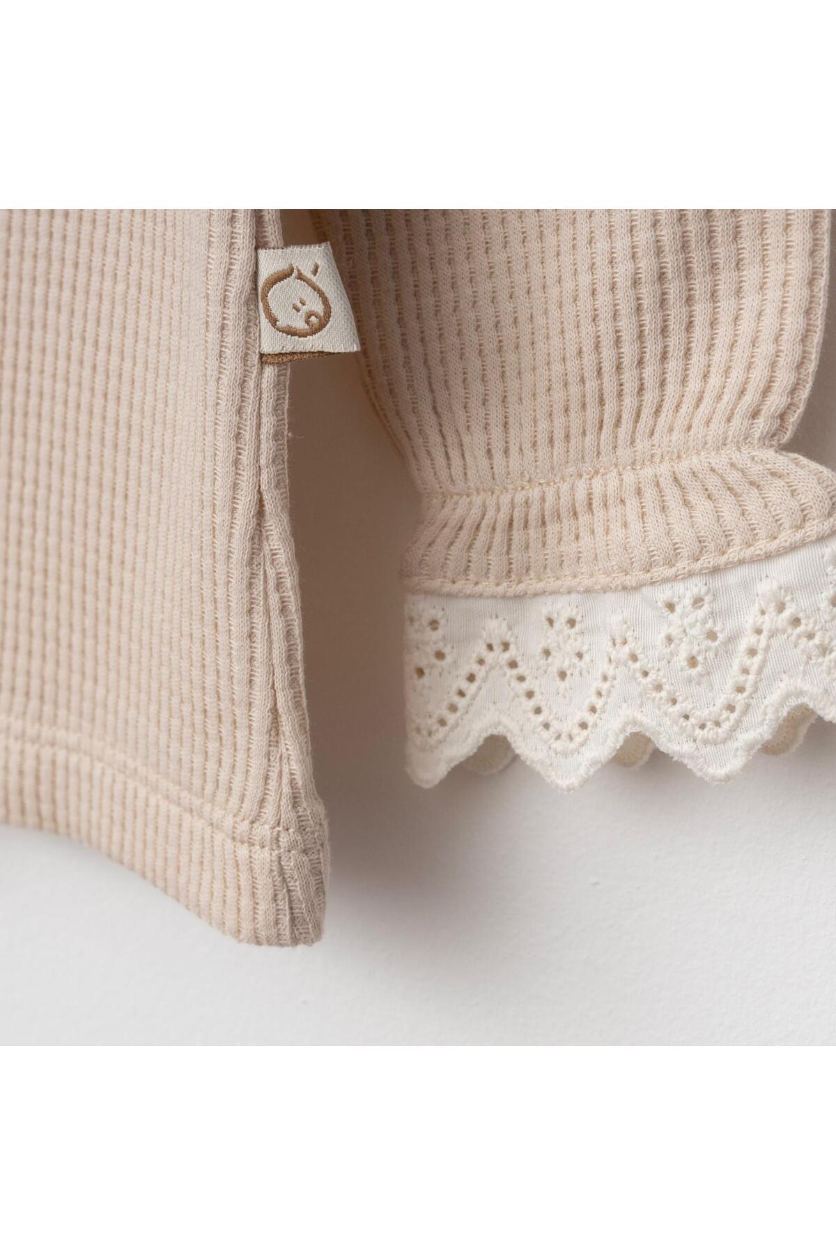 Mini Ropa Yenidoğan Kız Bebek Takımı Bej Fistolu Bandanalı Kız Bebek Seti Güpürlü Yenidoğan Kıyafeti fotoğrafı 2 (önizleme)