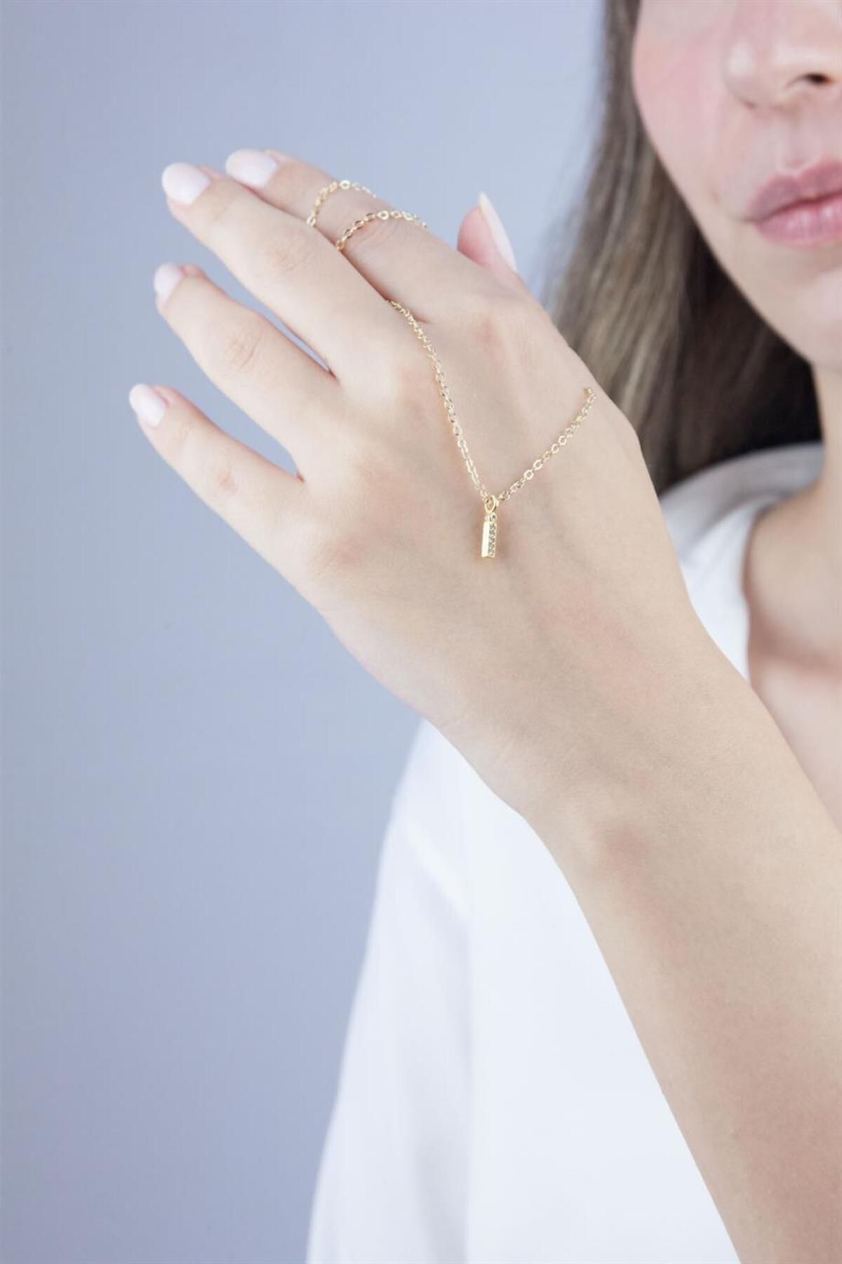 Sose Moda-Gold Chain Necklace with Letter I 3