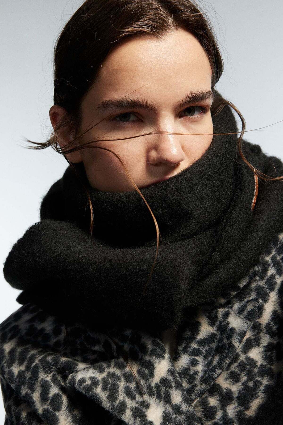 H&M-Fluffy Scarf 1